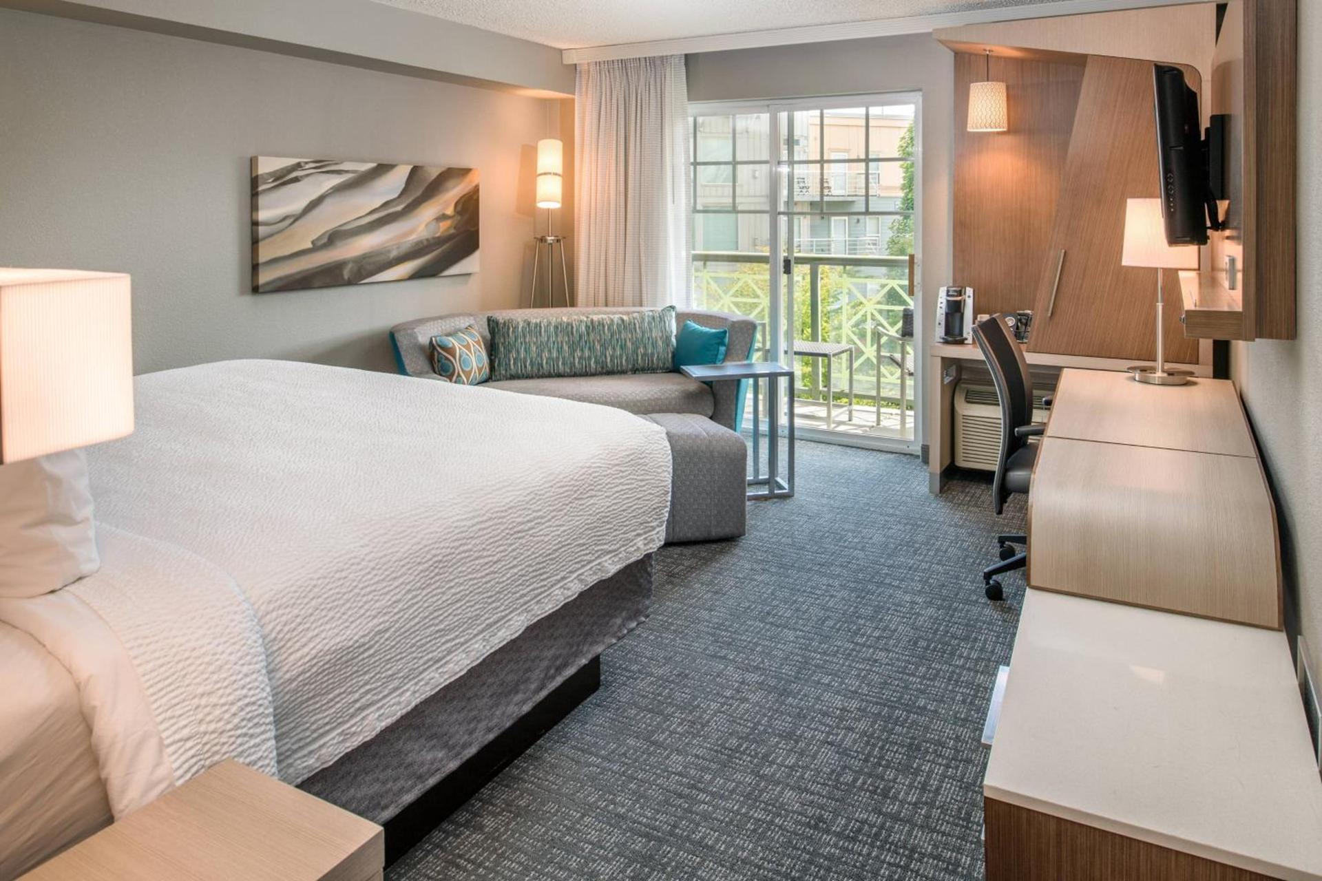 Courtyard by Marriott Portland North photo 7
