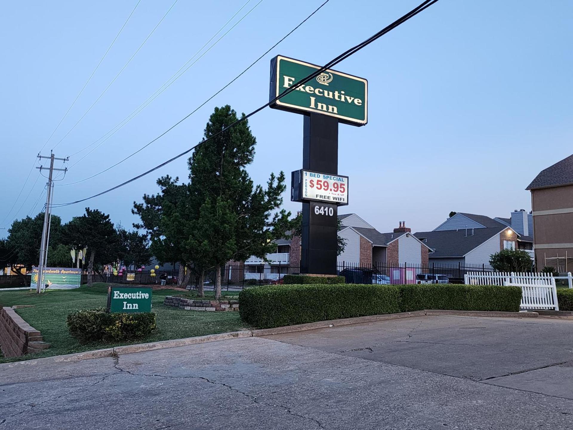 Executive inn photo 1