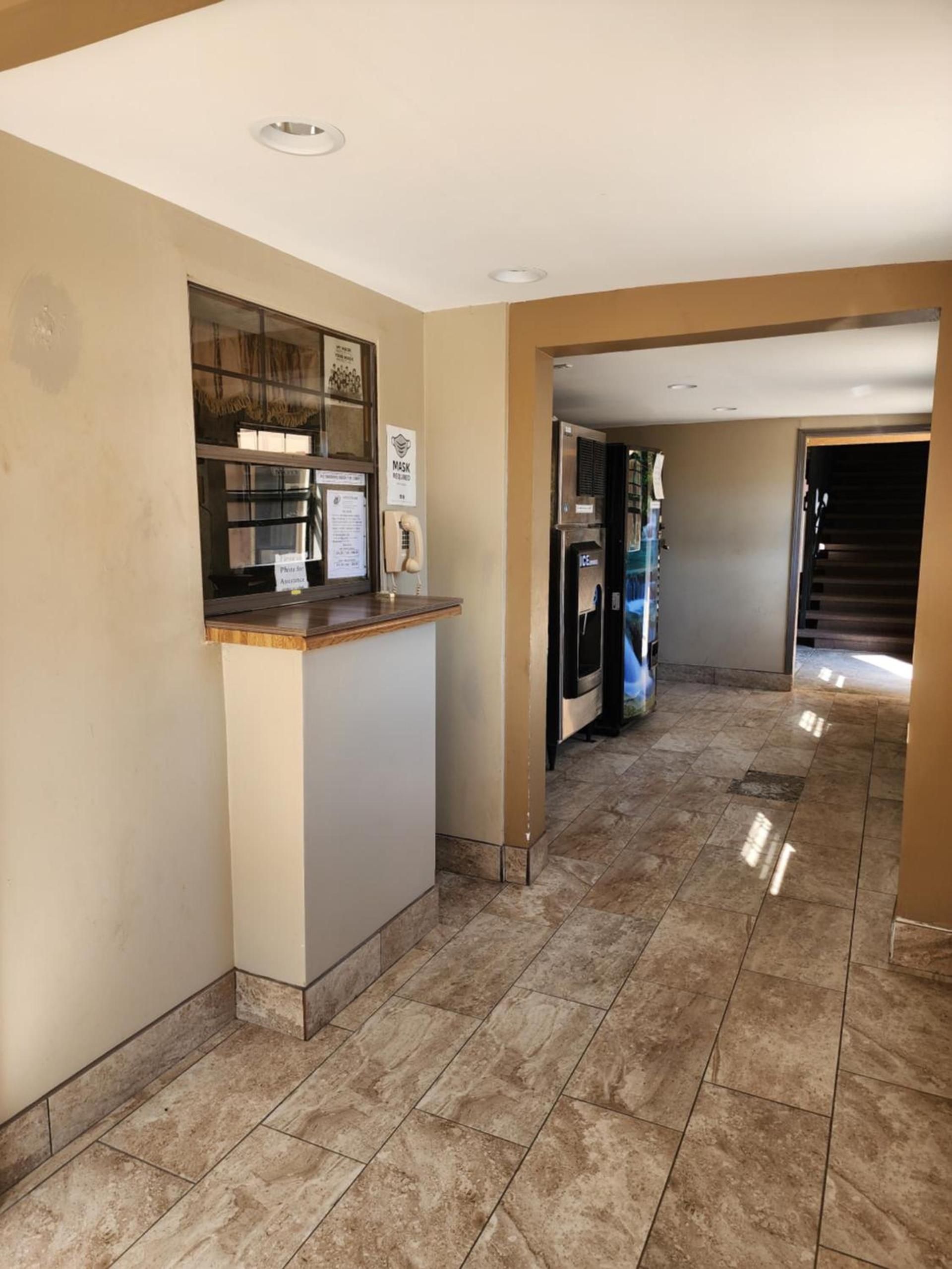 Executive inn photo 10