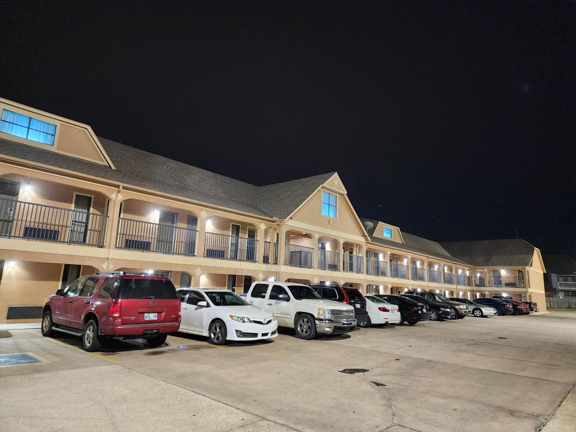 Executive inn photo 11