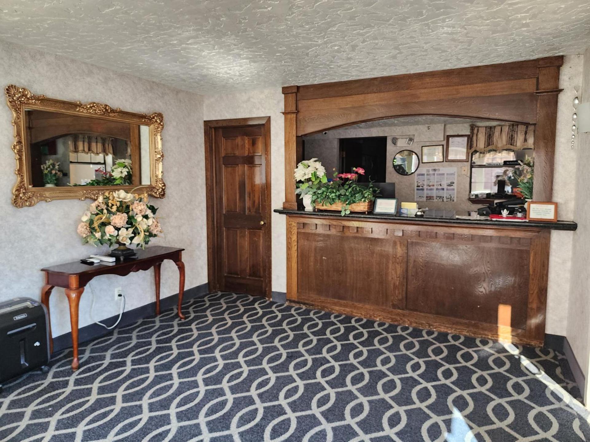 Executive inn photo 16
