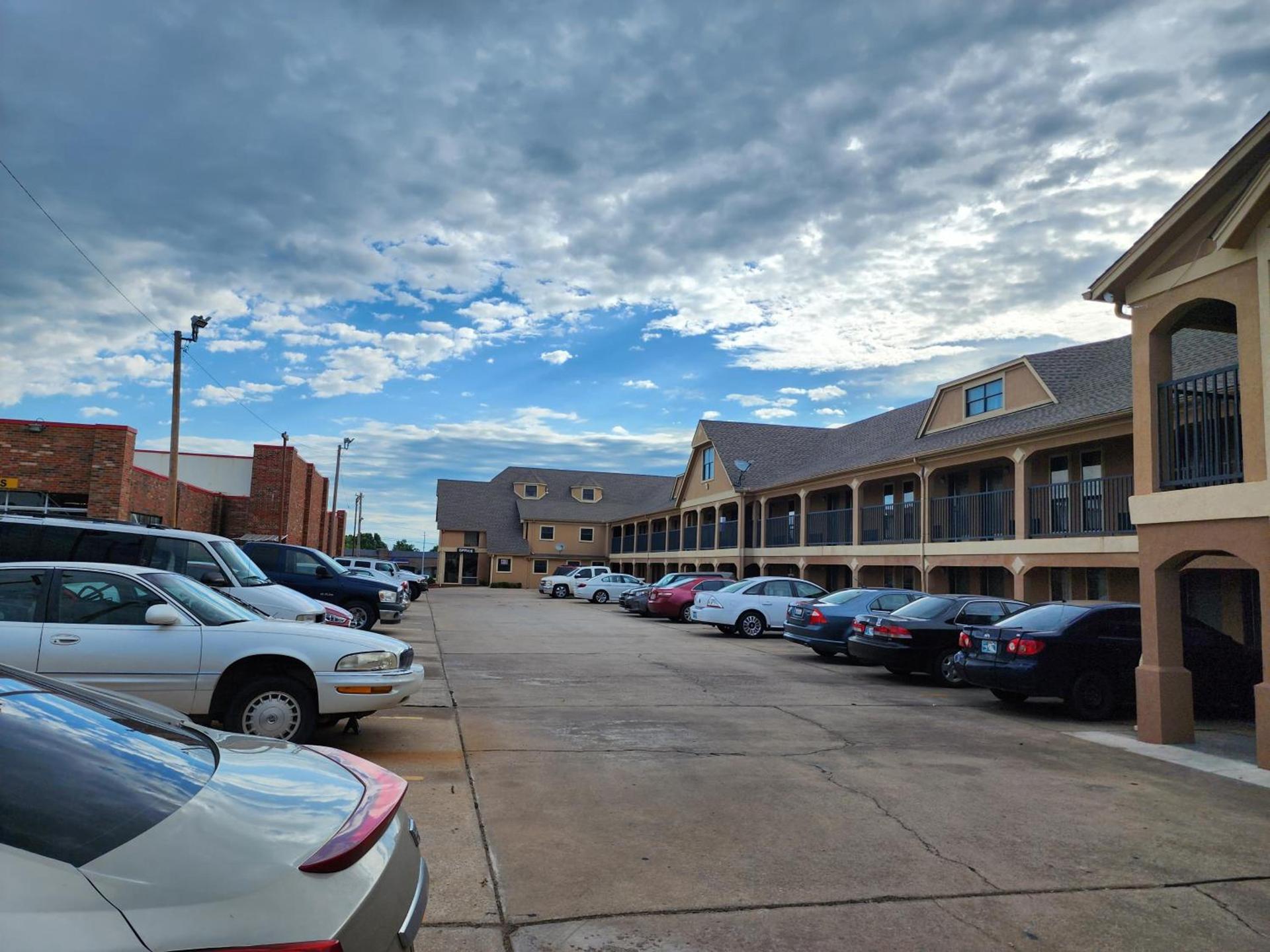 Executive inn photo 22