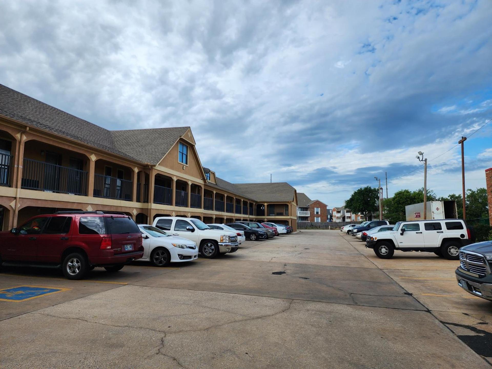 Executive inn photo 19