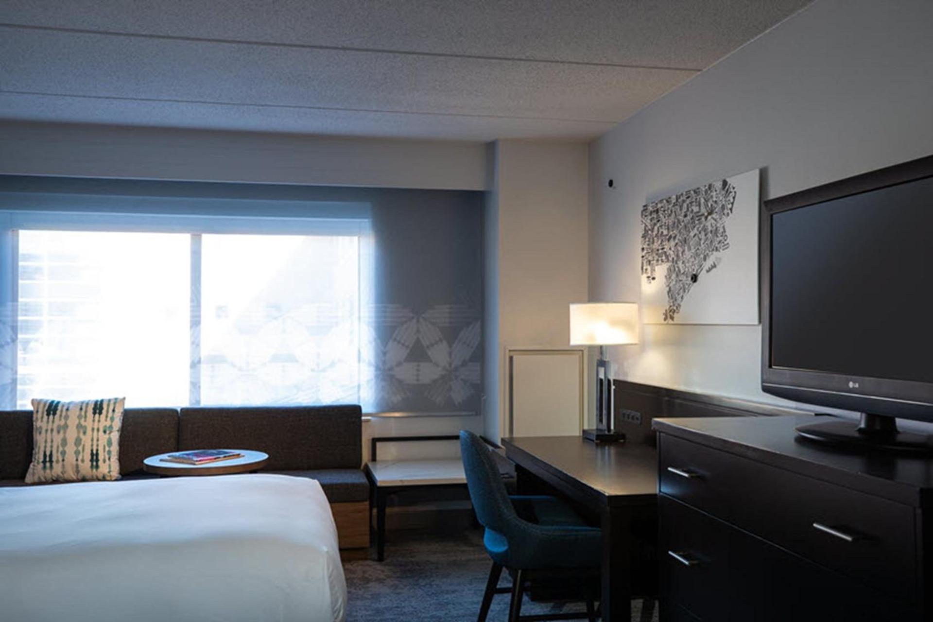 The Baronette Renaissance Detroit-Novi Hotel photo 13