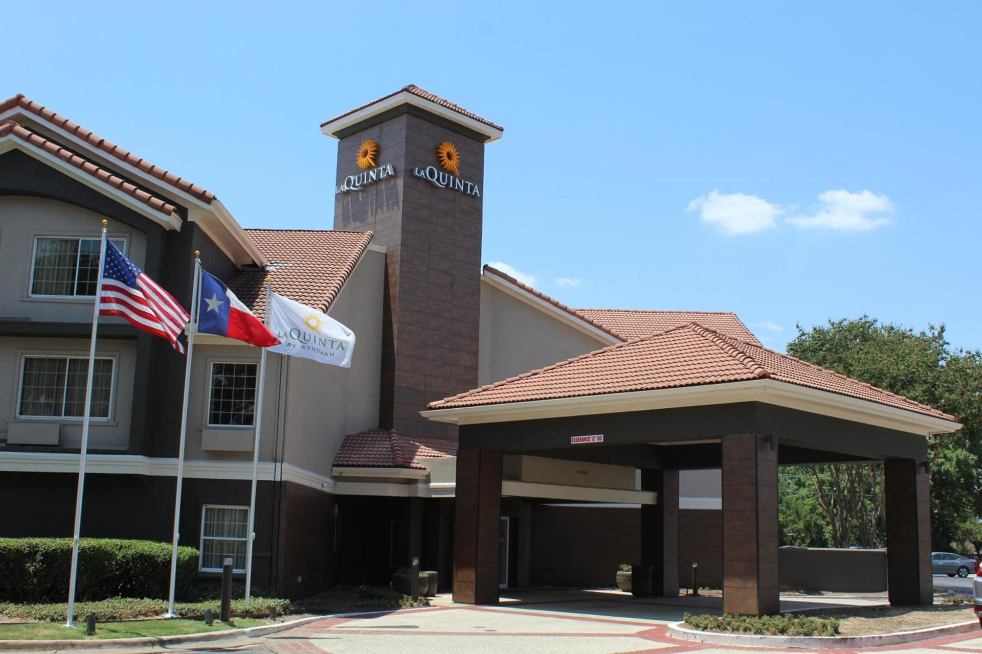 La Quinta by Wyndham Dallas - Addison Galleria photo 24