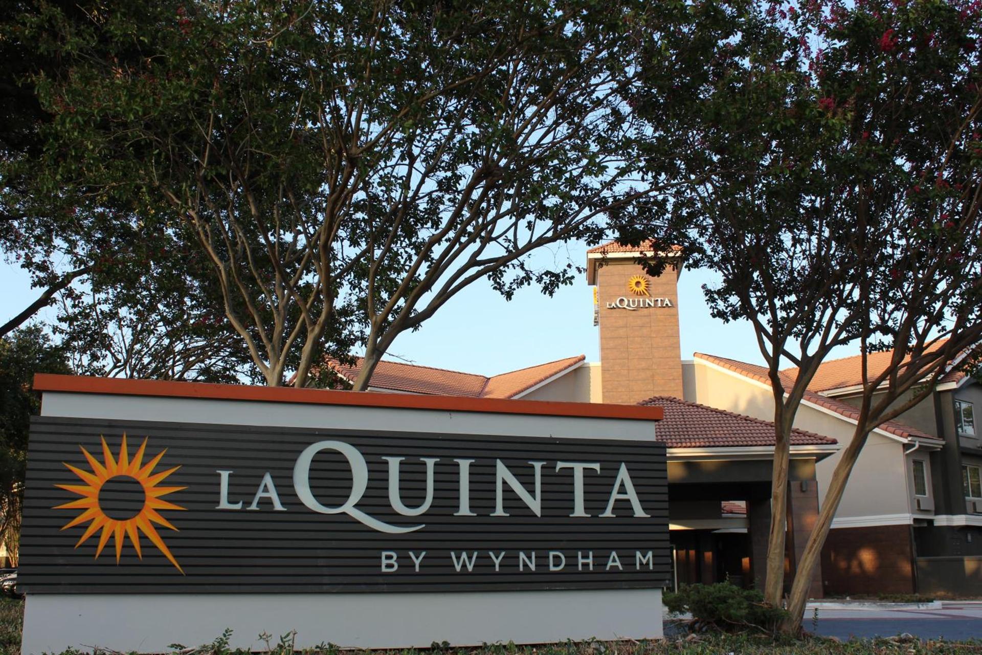 La Quinta by Wyndham Dallas - Addison Galleria photo 28