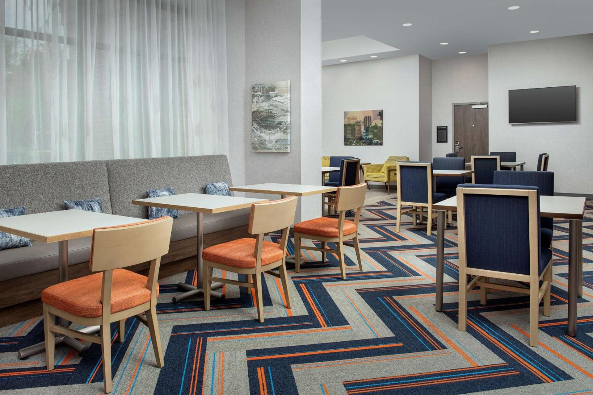 Hampton Inn Baltimore-Downtown-Convention Center photo 7
