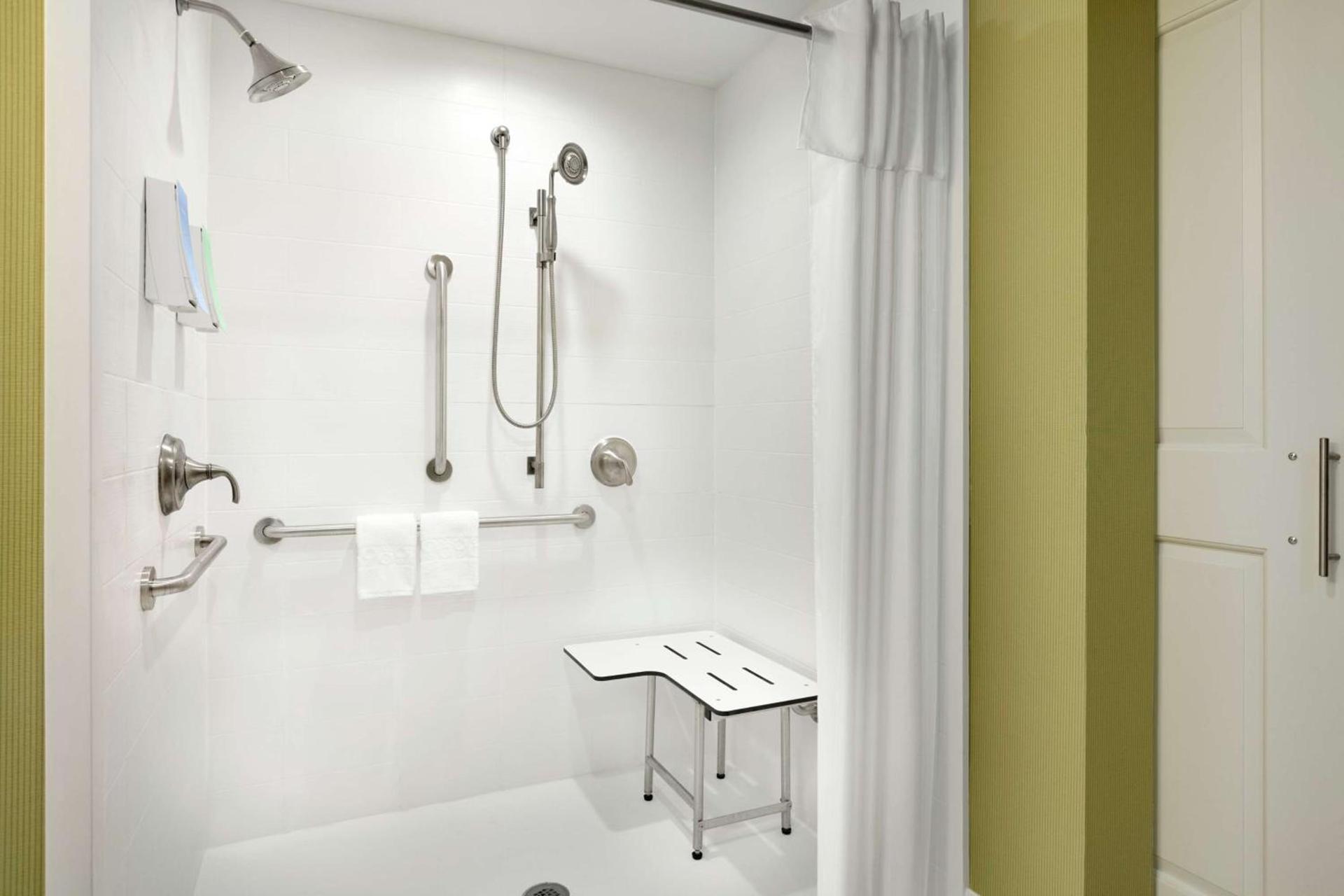Home2 Suites By Hilton El Paso Airport photo 7