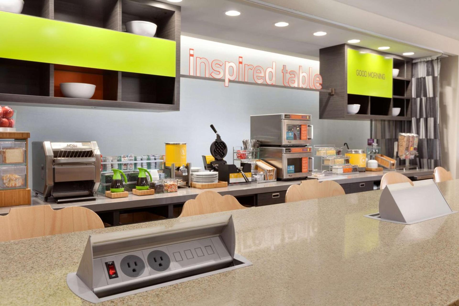 Home2 Suites By Hilton El Paso Airport photo 19