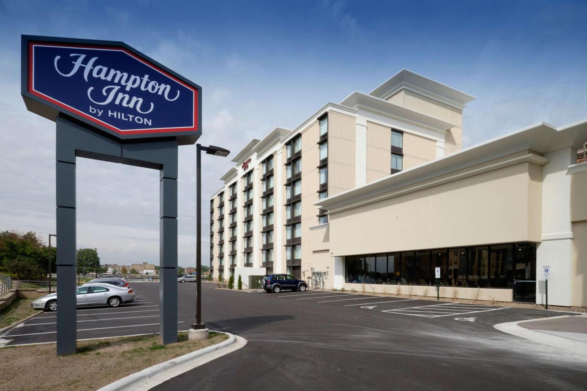 Hampton Inn Green Bay Downtown photo 2