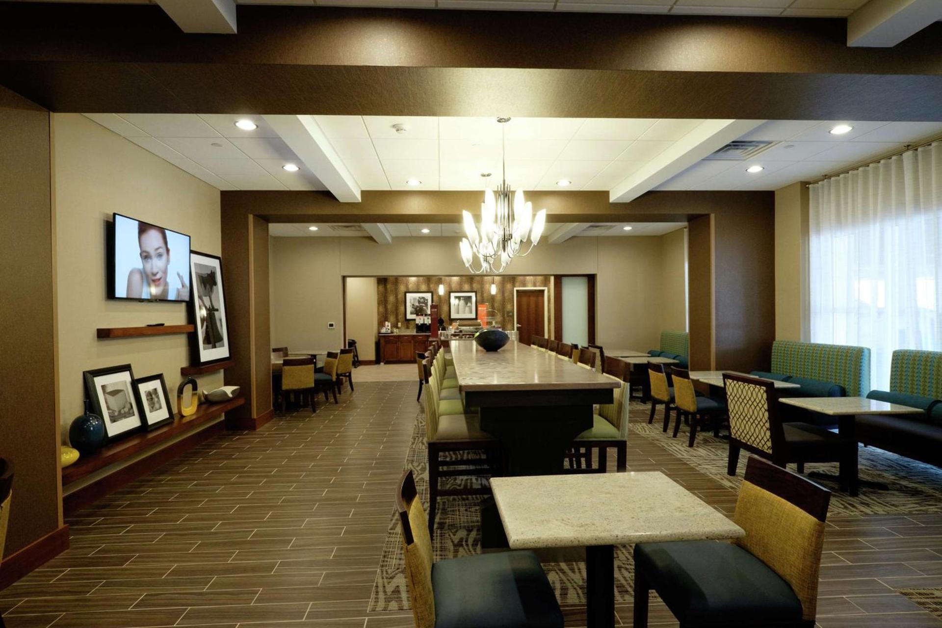 Hampton Inn Green Bay Downtown photo 7