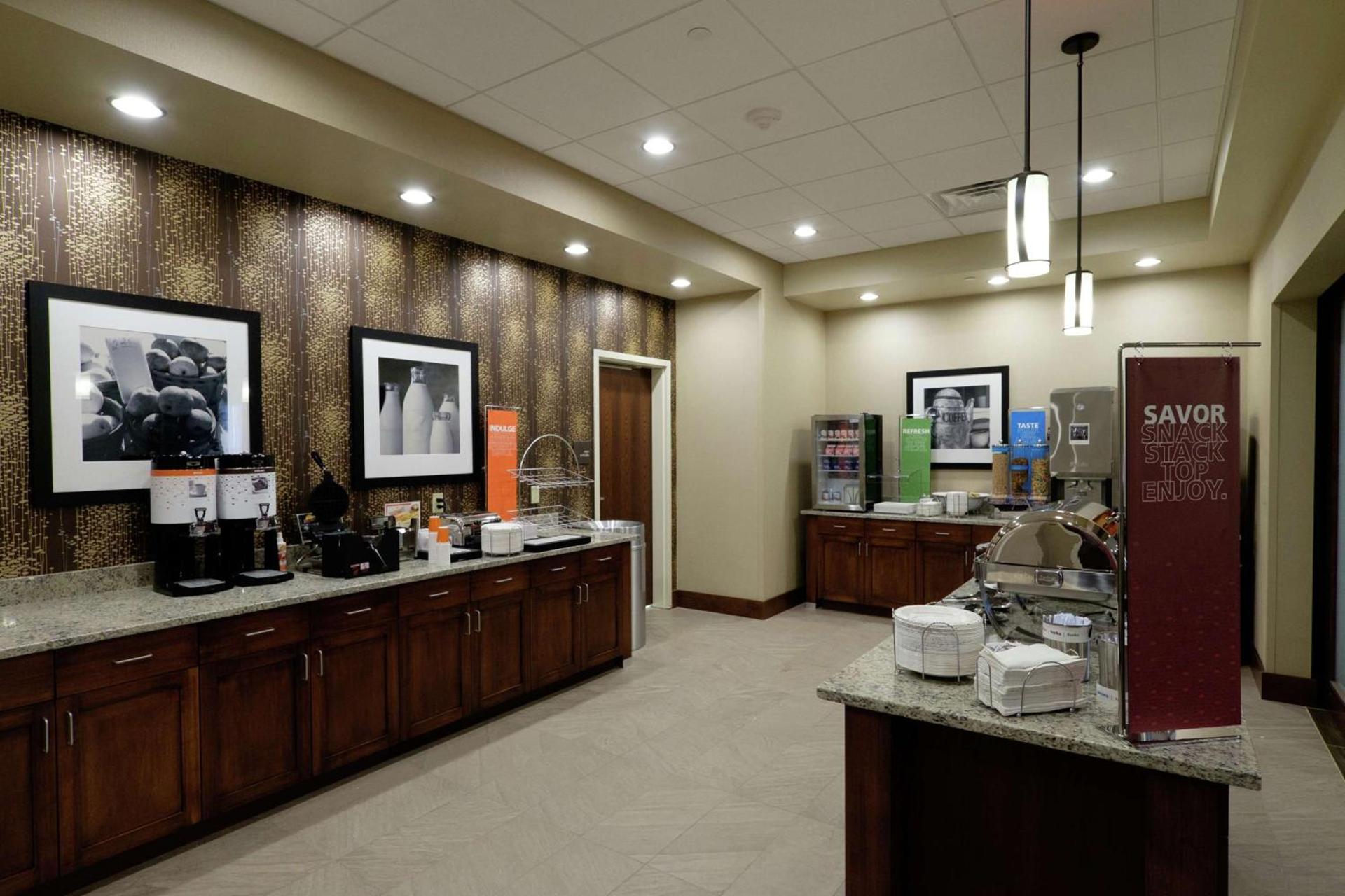 Hampton Inn Green Bay Downtown photo 8