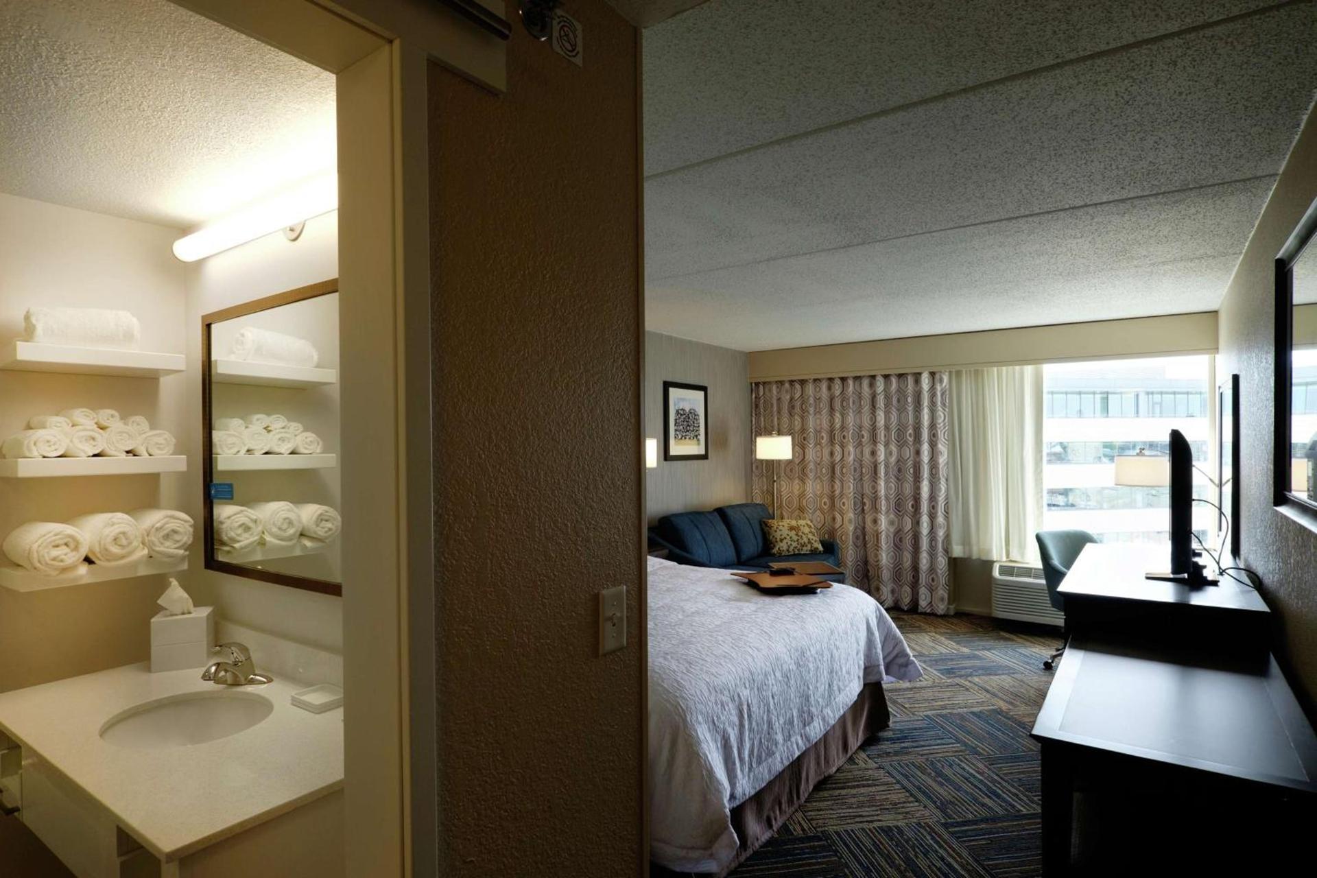 Hampton Inn Green Bay Downtown photo 23