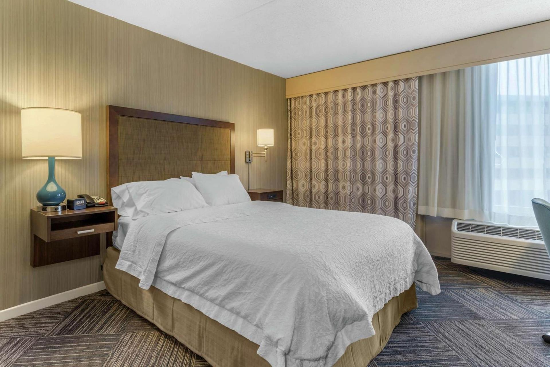 Hampton Inn Green Bay Downtown photo 26
