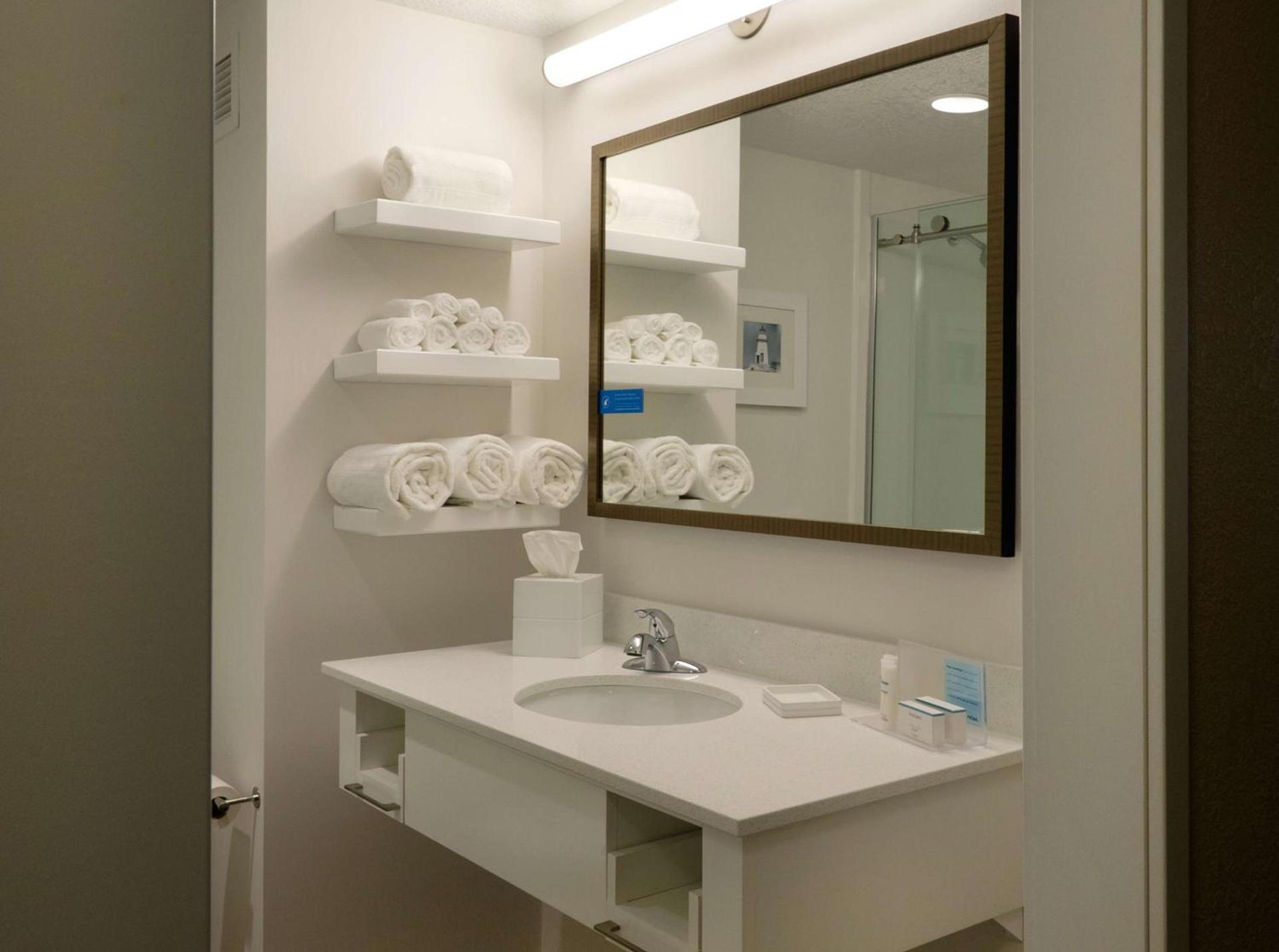 Hampton Inn Green Bay Downtown photo 33