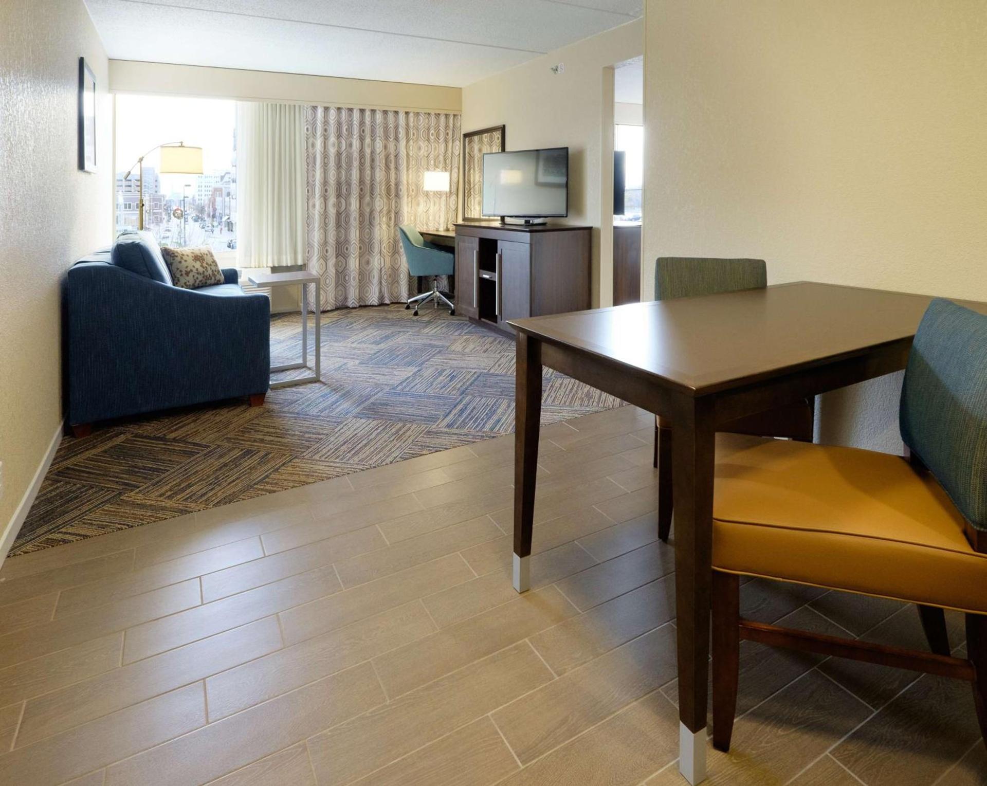 Hampton Inn Green Bay Downtown photo 37