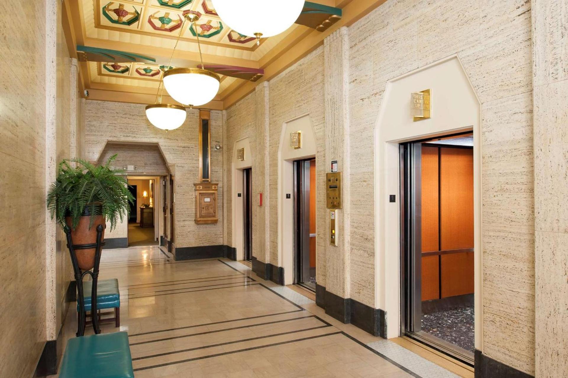 Hampton Inn Indianapolis Downtown Across from Circle Centre photo 15