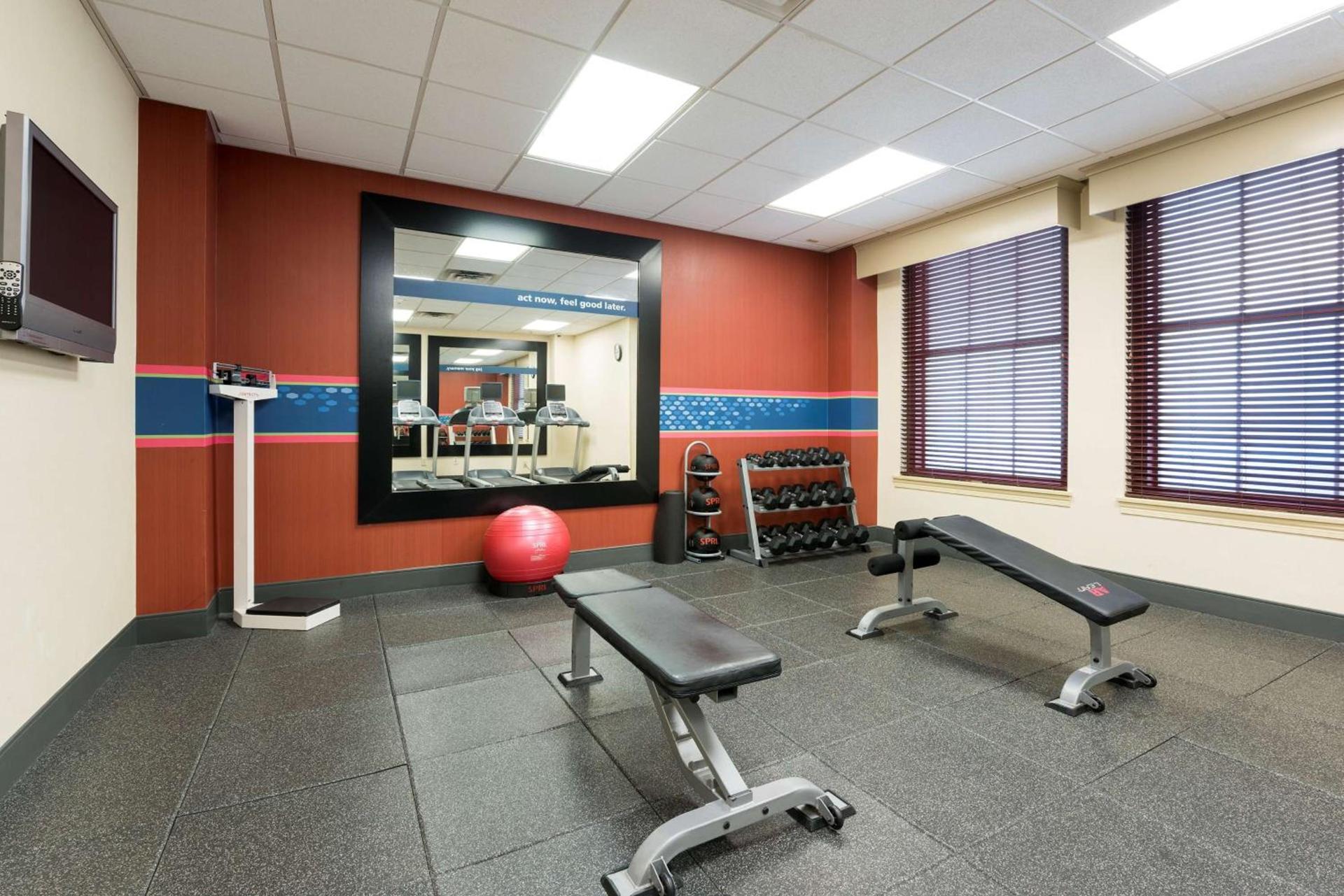 Hampton Inn Indianapolis Downtown Across from Circle Centre photo 40