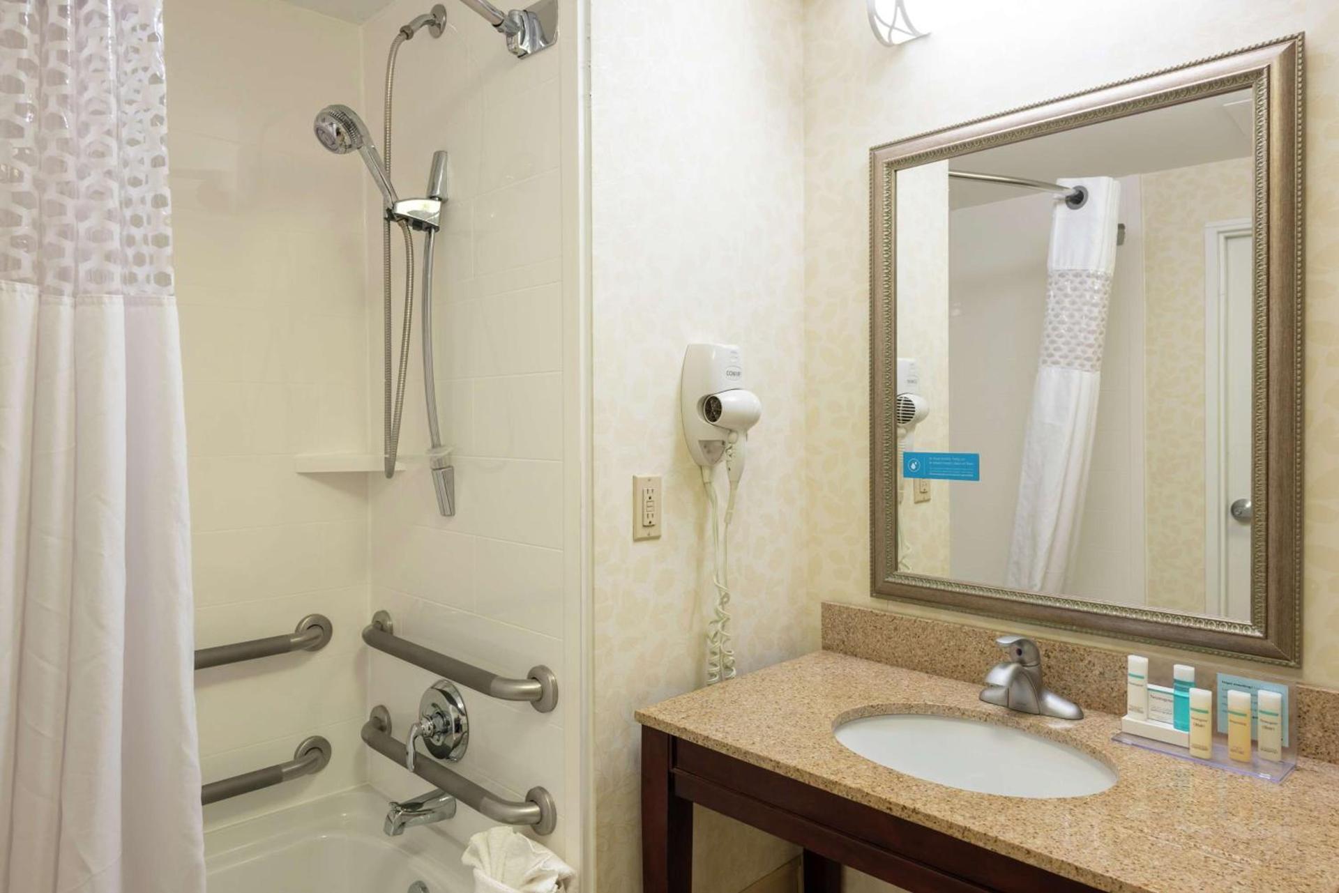 Hampton Inn Indianapolis Downtown Across from Circle Centre photo 5