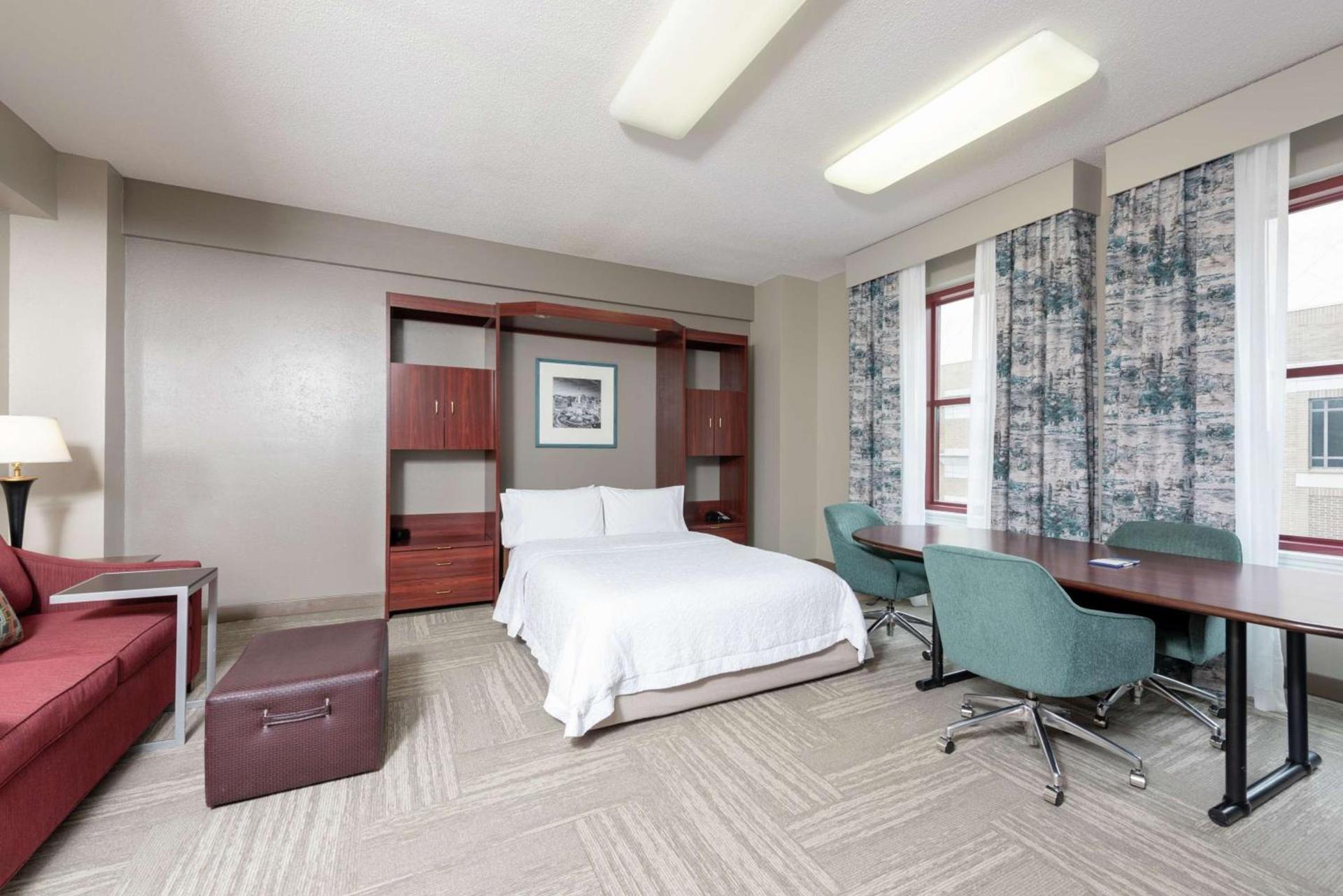 Hampton Inn Indianapolis Downtown Across from Circle Centre photo 27