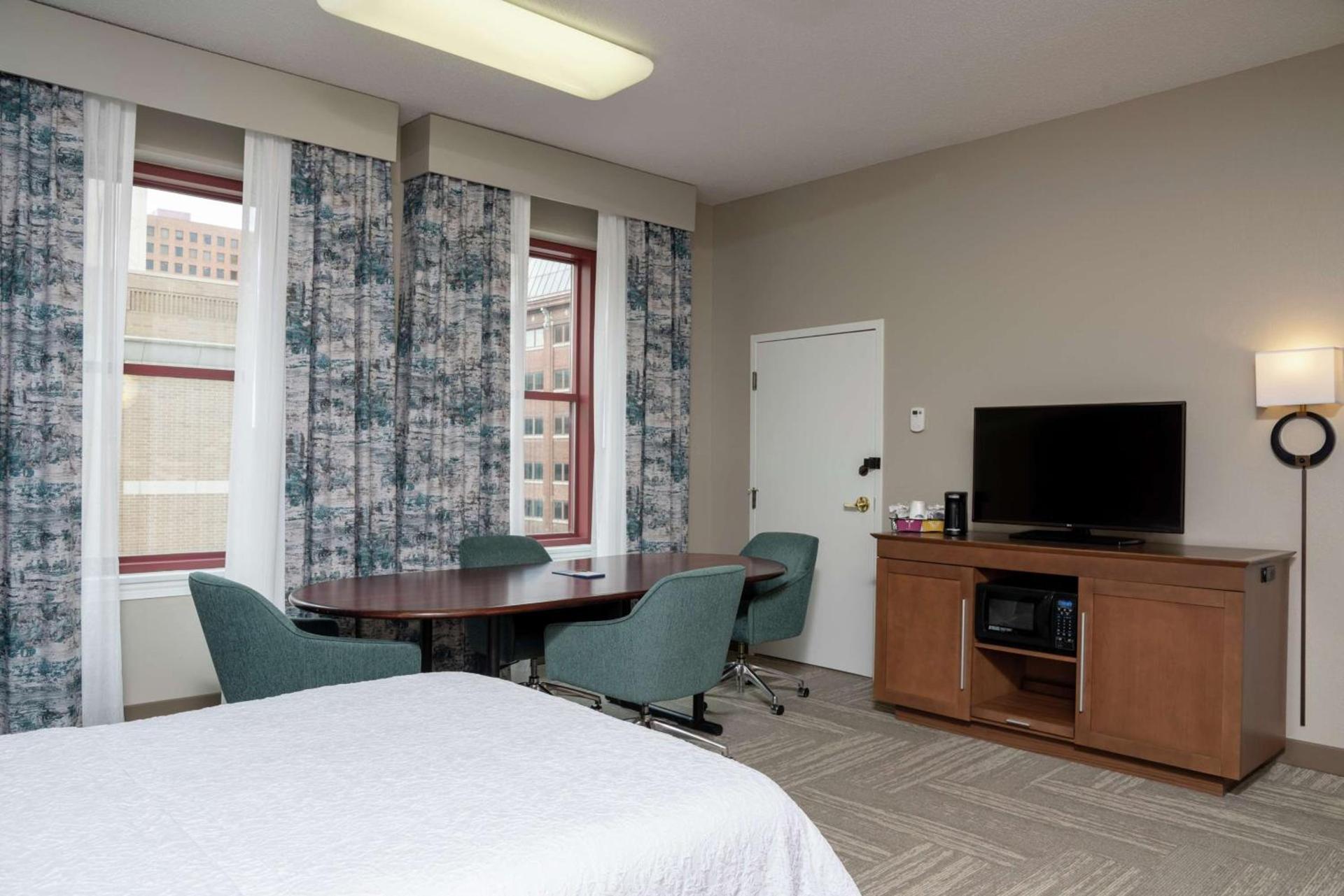 Hampton Inn Indianapolis Downtown Across from Circle Centre photo 49