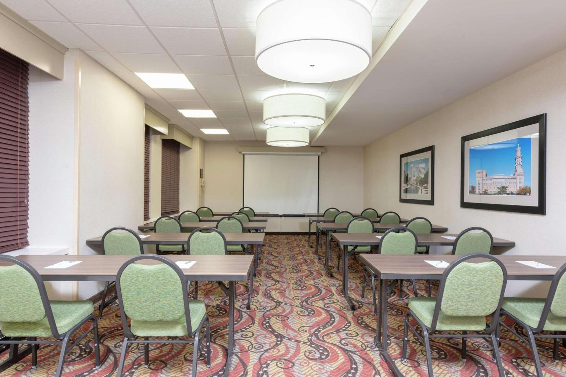 Hampton Inn Indianapolis Downtown Across from Circle Centre photo 32