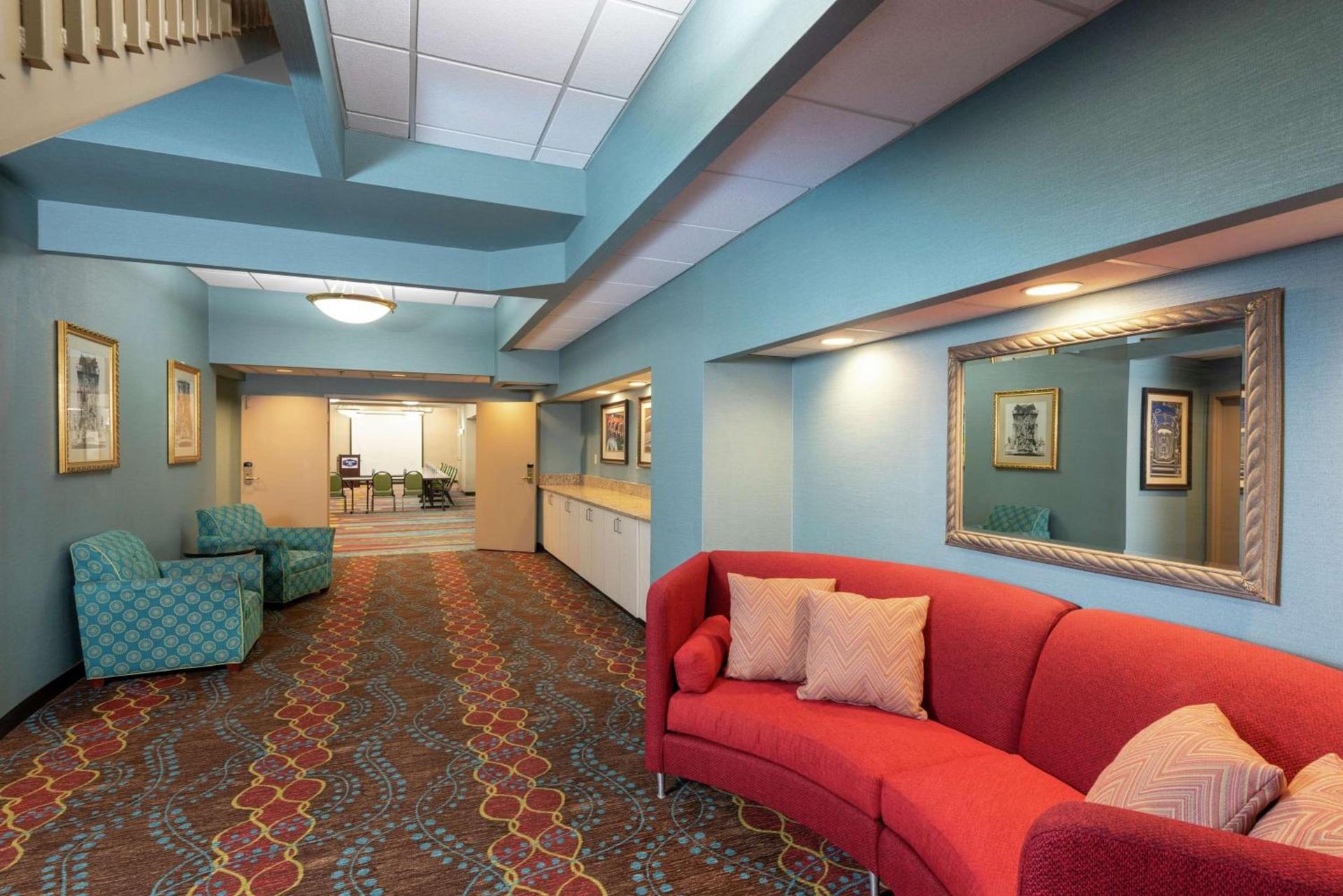 Hampton Inn Indianapolis Downtown Across from Circle Centre photo 3