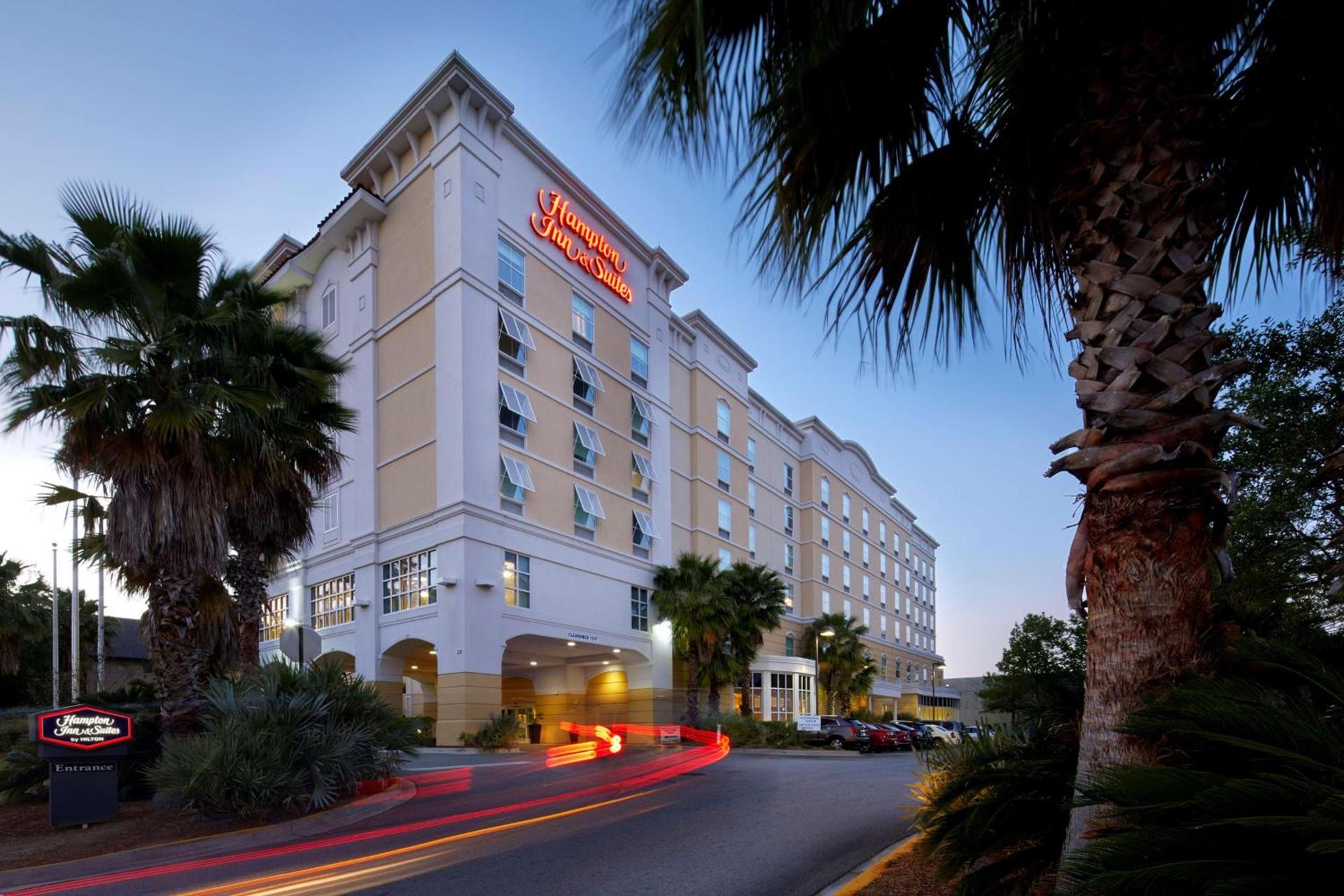 Hampton Inn & Suites Savannah/Midtown photo 3