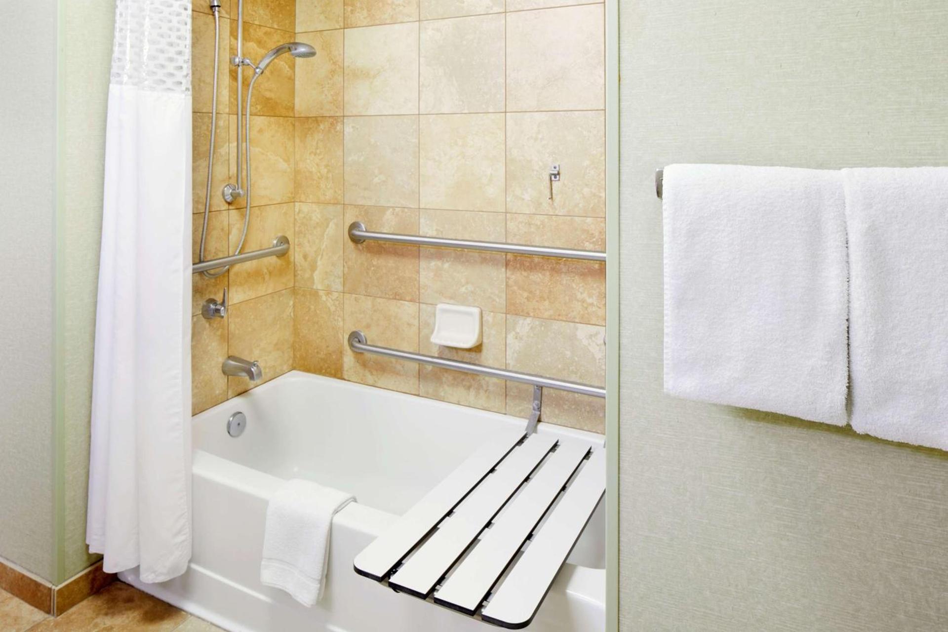 Hampton Inn & Suites Savannah/Midtown photo 18