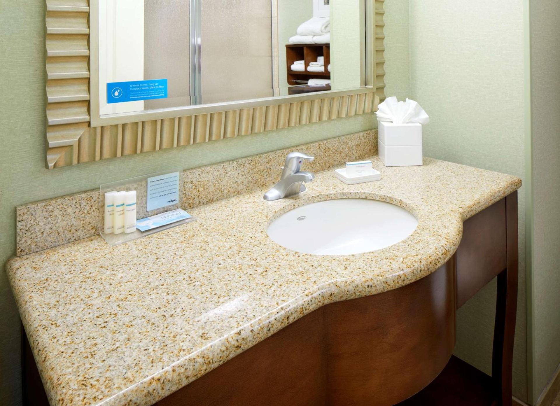 Hampton Inn & Suites Savannah/Midtown photo 21