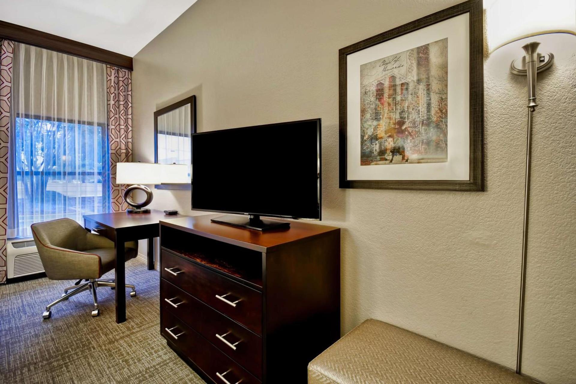 Hampton Inn Starkville Mississippi State University photo 16