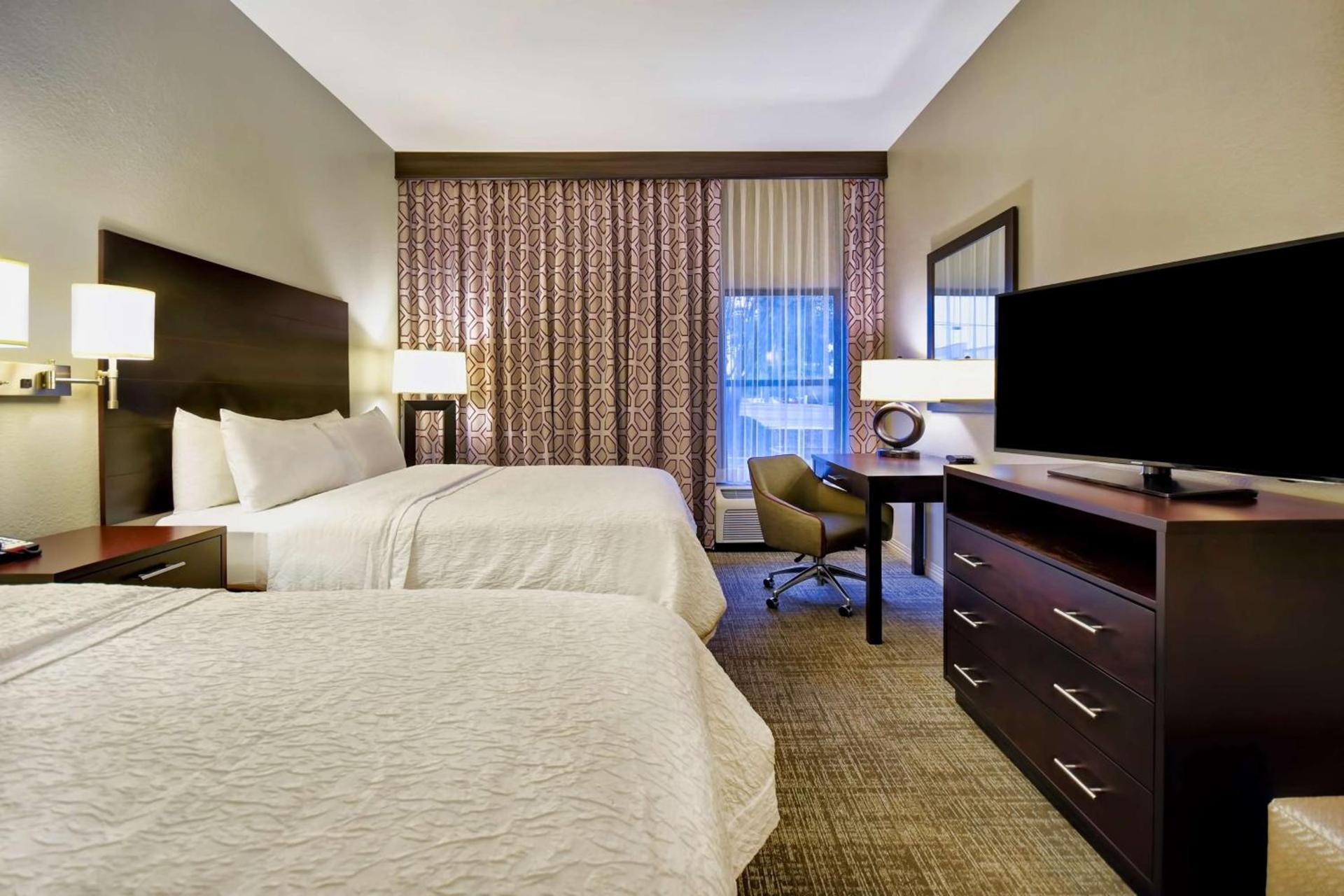 Hampton Inn Starkville Mississippi State University photo 15