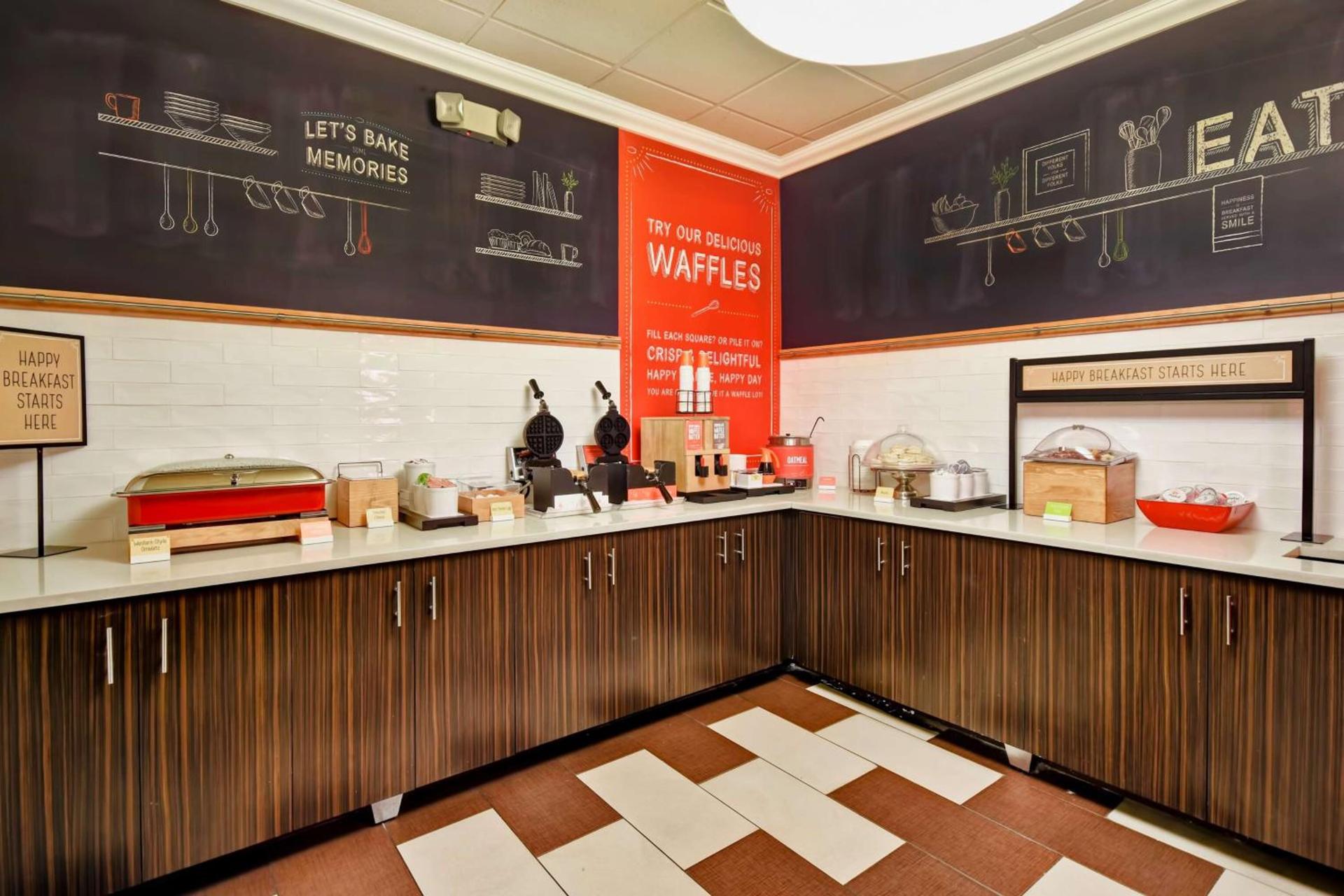 Hampton Inn Starkville Mississippi State University photo 10
