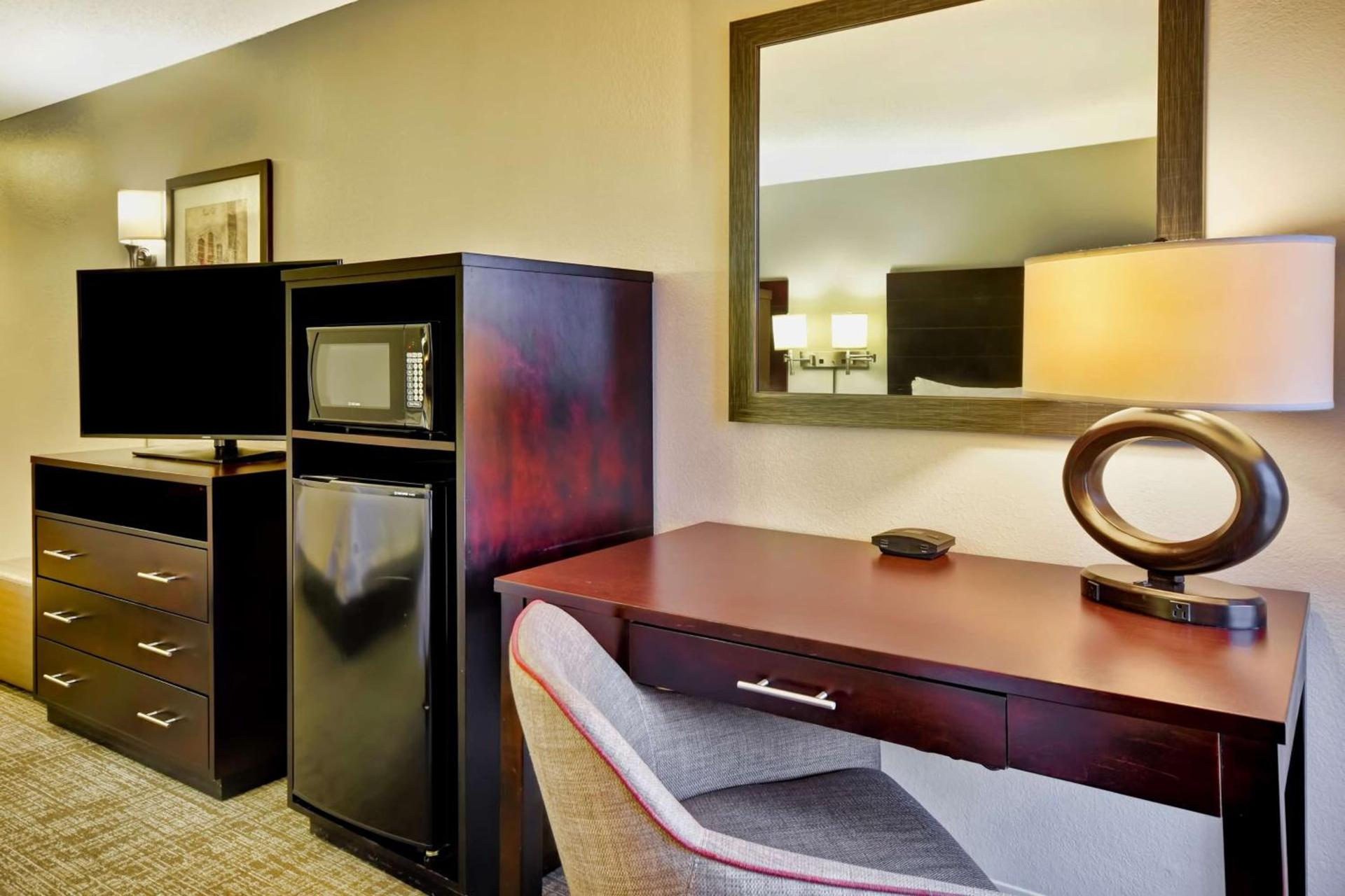 Hampton Inn Starkville Mississippi State University photo 24