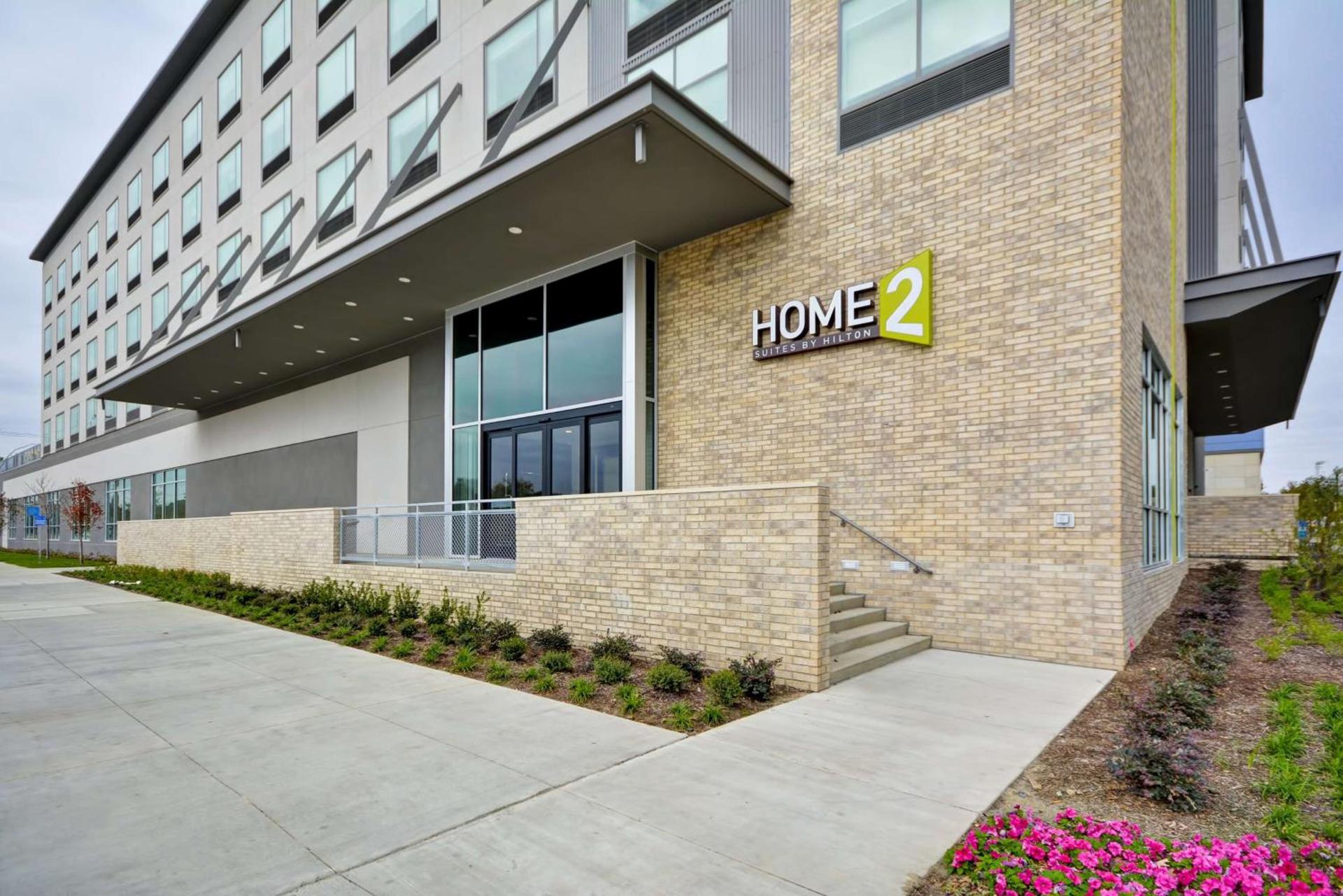 Home2 Suites by Hilton Dallas Downtown at Baylor Scott & White photo 4