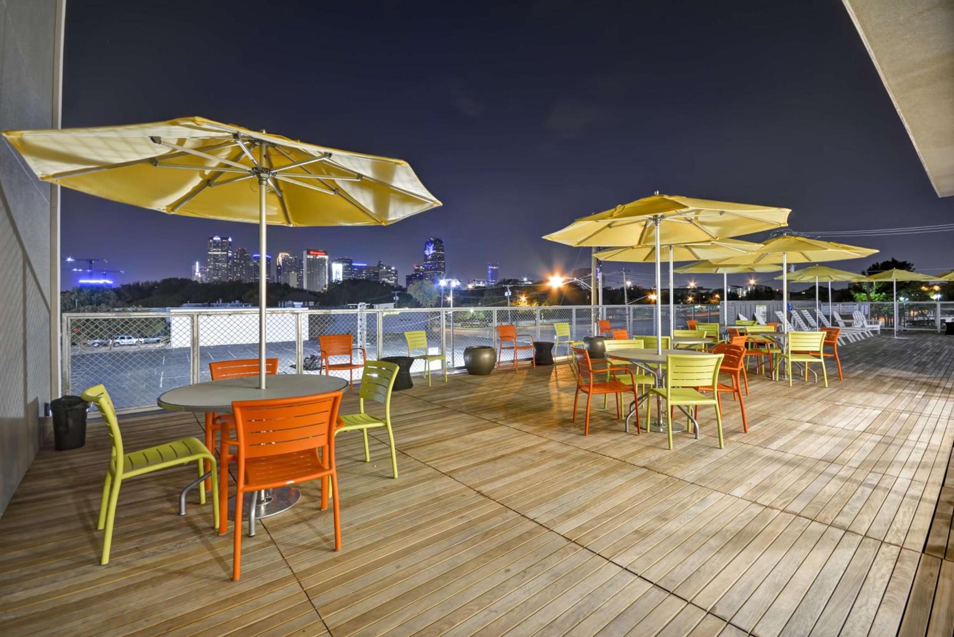 Home2 Suites by Hilton Dallas Downtown at Baylor Scott & White photo 2