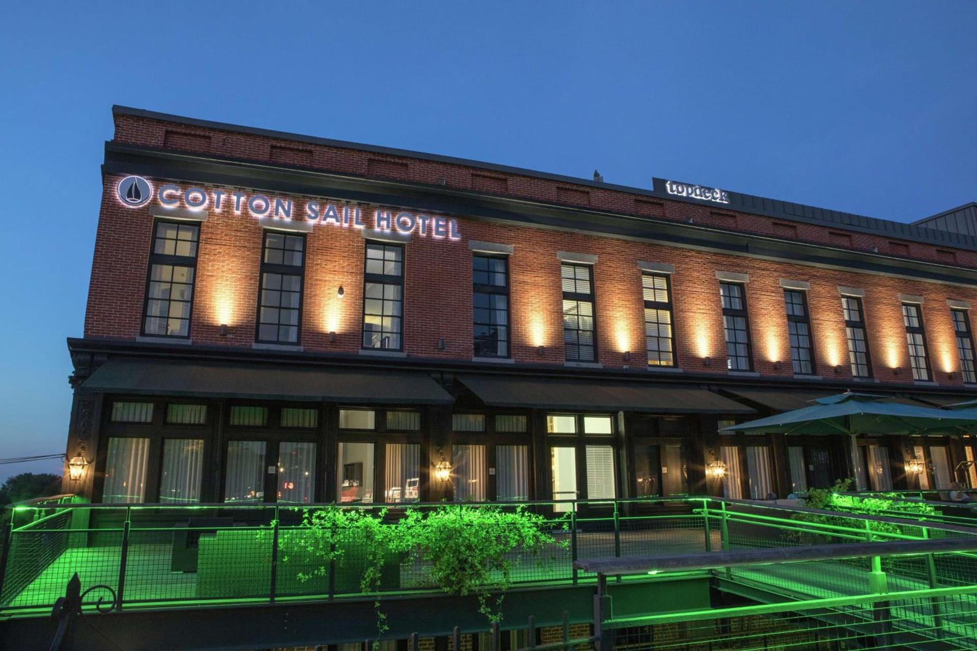 The Cotton Sail Hotel Savannah - Tapestry Collection by Hilton photo 2