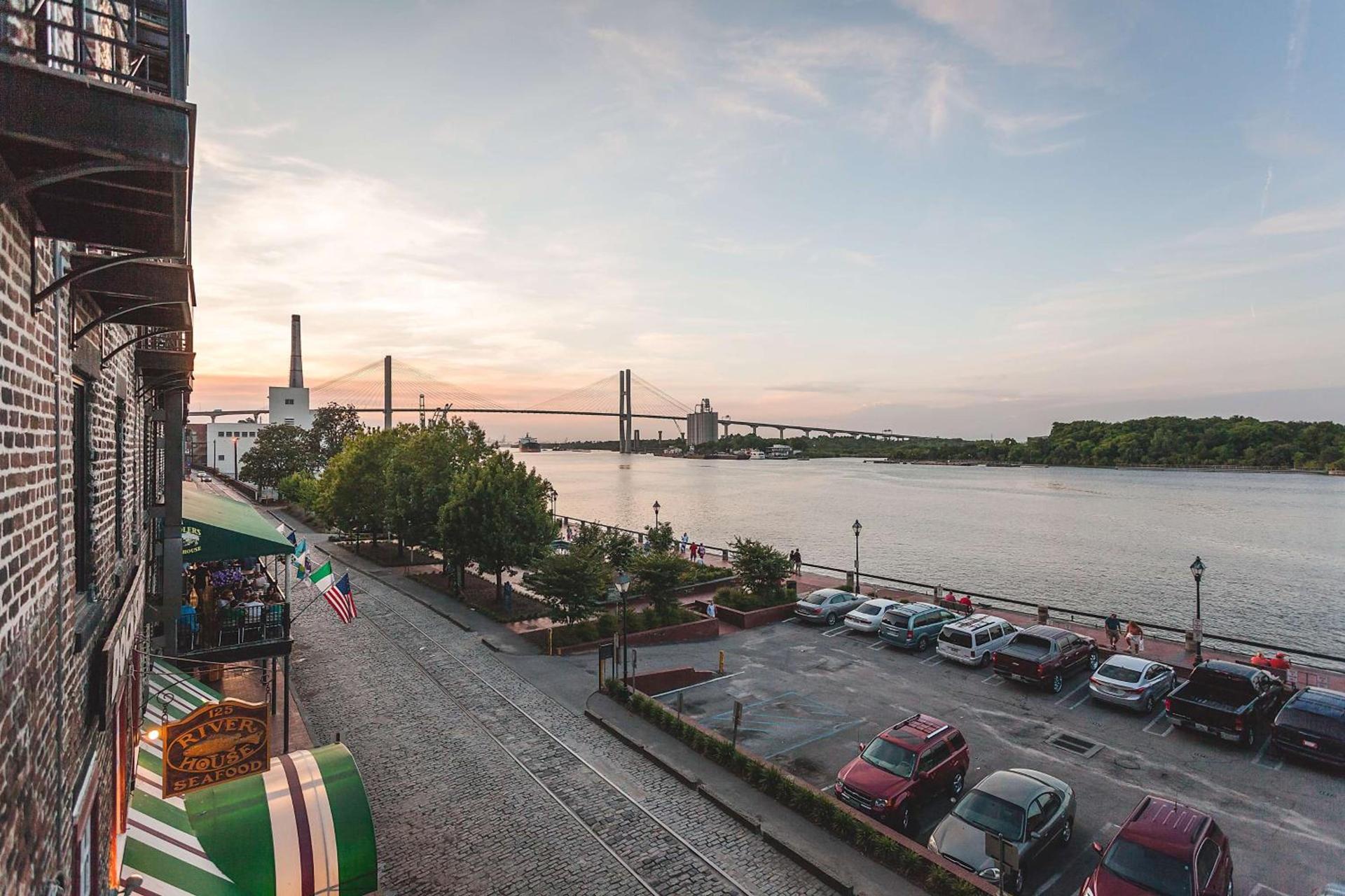 The Cotton Sail Hotel Savannah - Tapestry Collection by Hilton photo 4