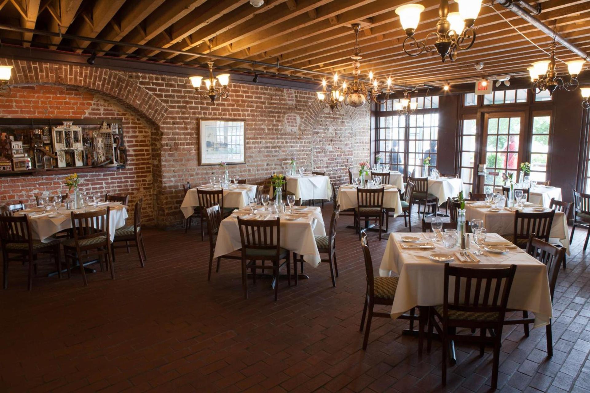 The Cotton Sail Hotel Savannah - Tapestry Collection by Hilton photo 14