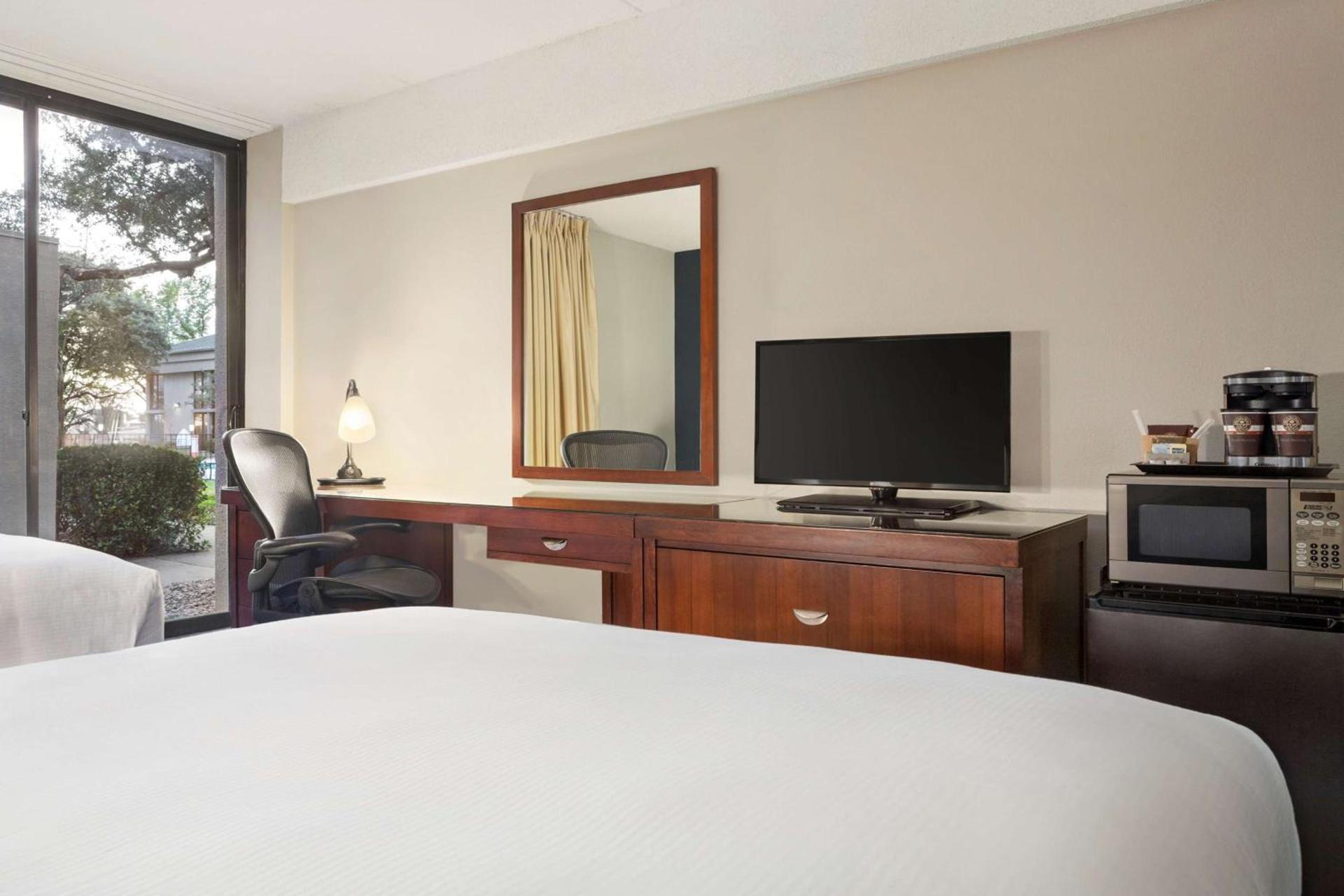DoubleTree by Hilton DFW Airport North photo 12