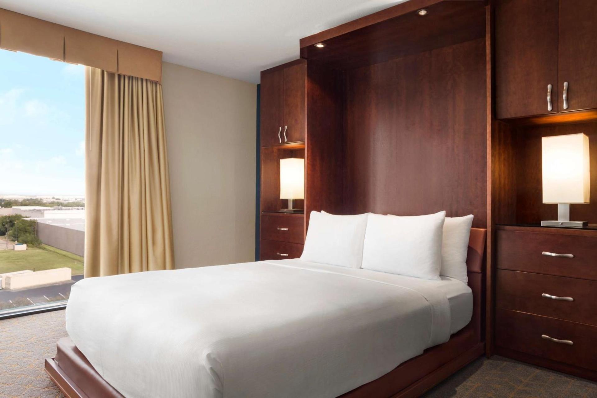 DoubleTree by Hilton DFW Airport North photo 13