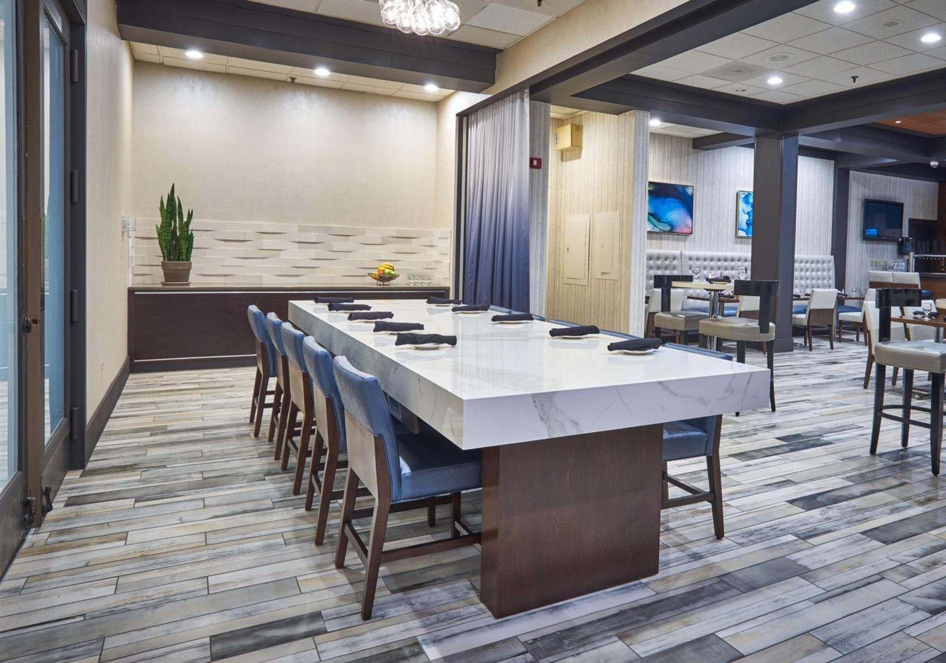 Hilton Knoxville photo 10
