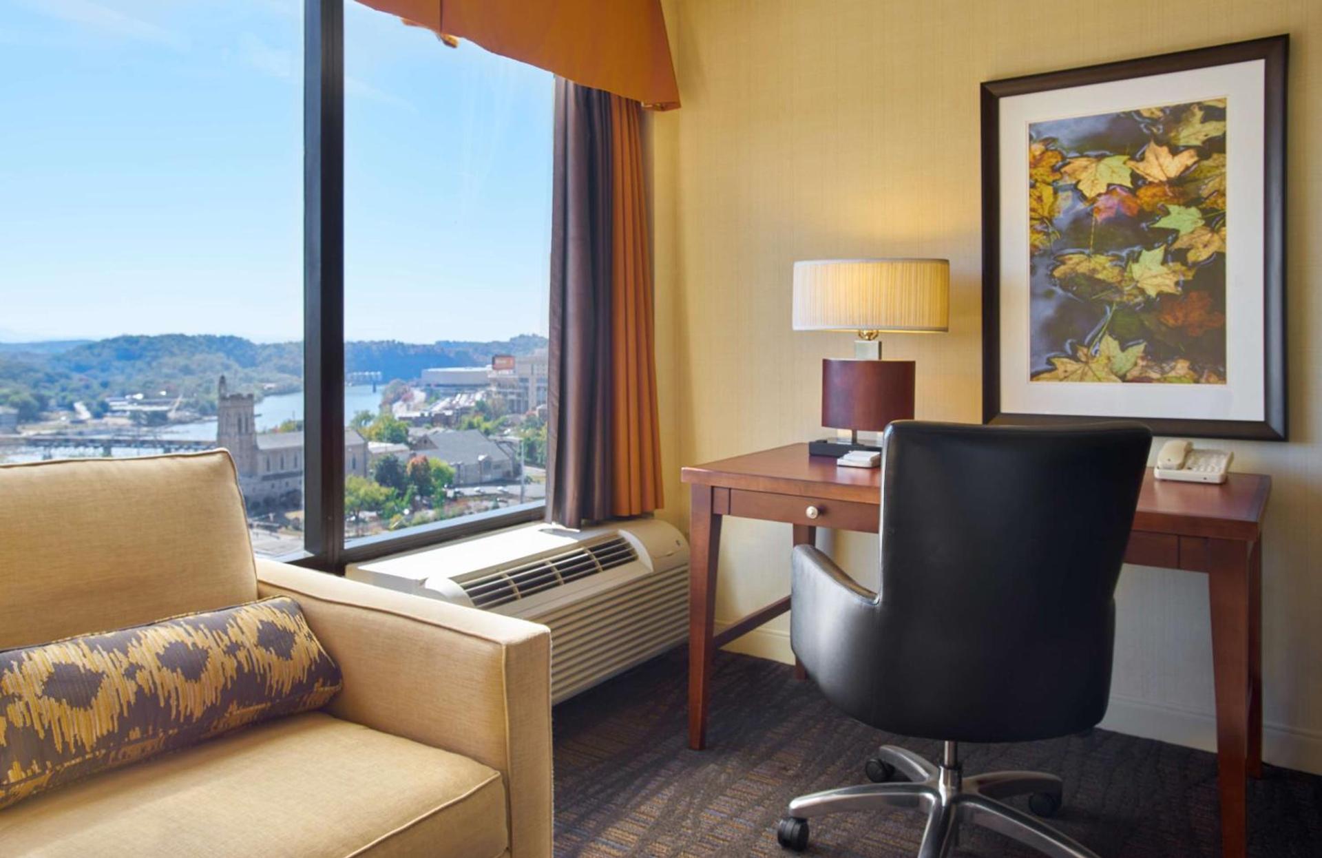 Hilton Knoxville photo 25