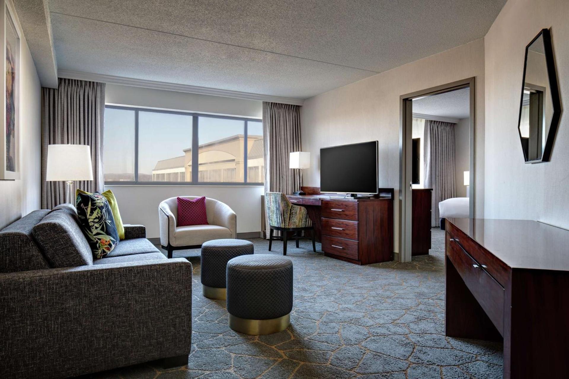 DoubleTree by Hilton Fairfield Hotel & Suites photo 3