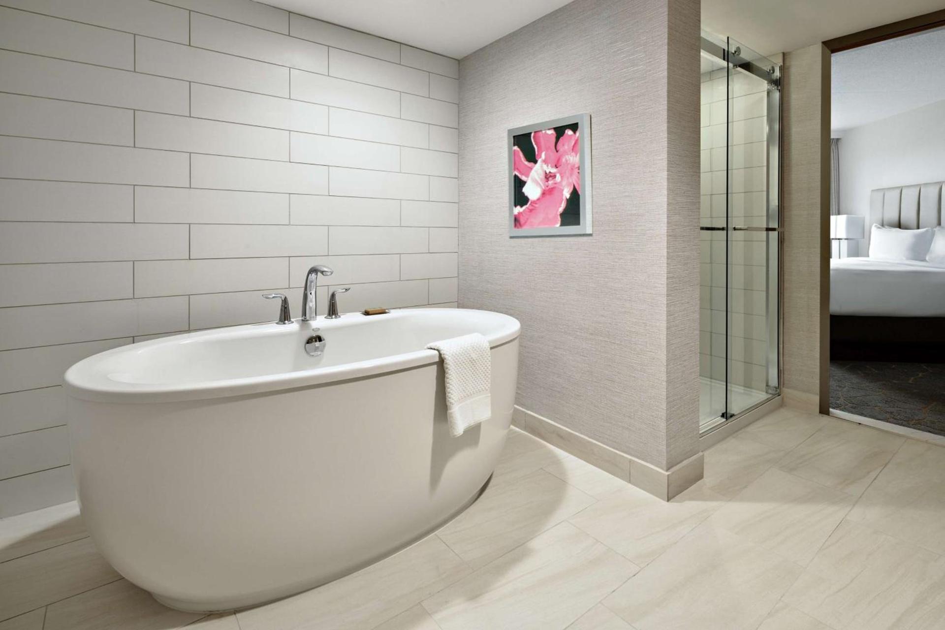 DoubleTree by Hilton Fairfield Hotel & Suites photo 19