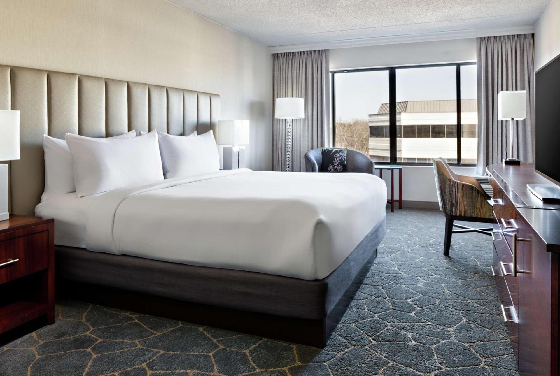 DoubleTree by Hilton Fairfield Hotel & Suites photo 15