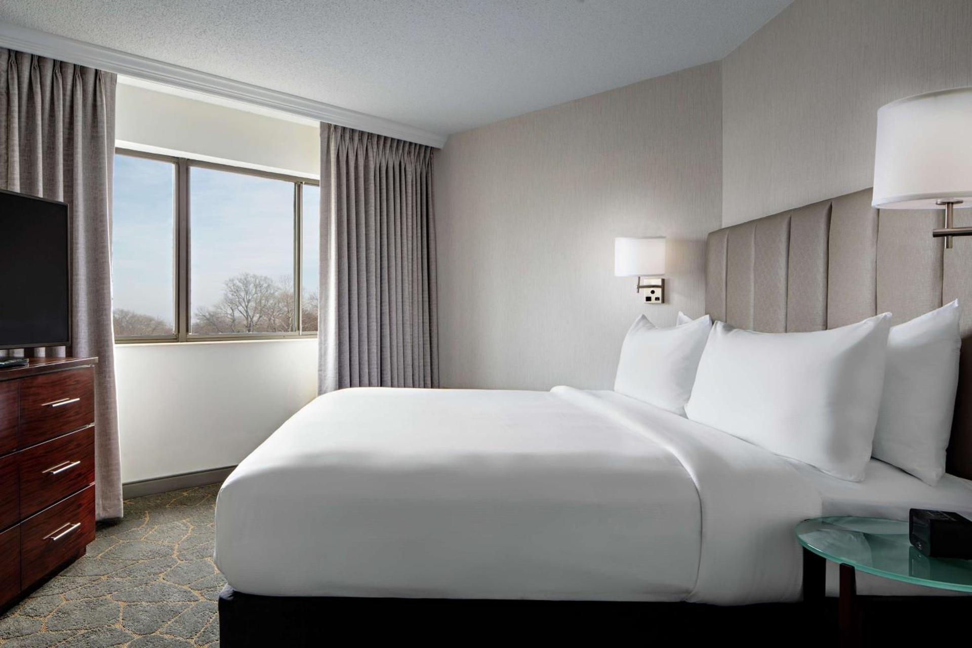 DoubleTree by Hilton Fairfield Hotel & Suites photo 29
