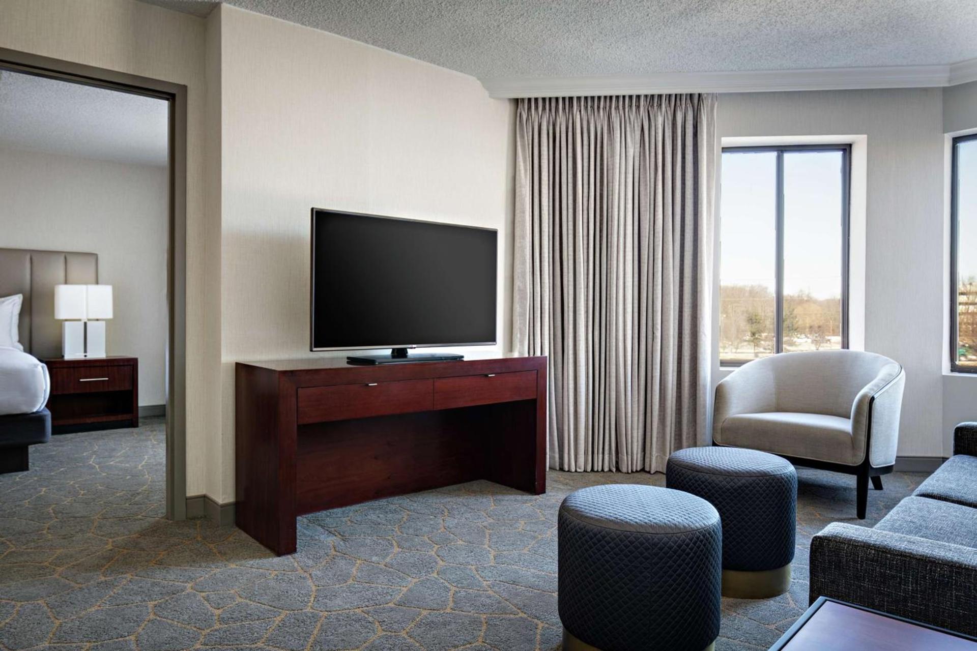DoubleTree by Hilton Fairfield Hotel & Suites photo 34
