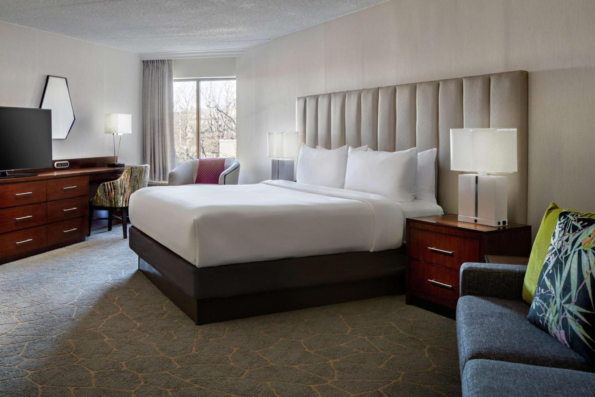 DoubleTree by Hilton Fairfield Hotel & Suites photo 18