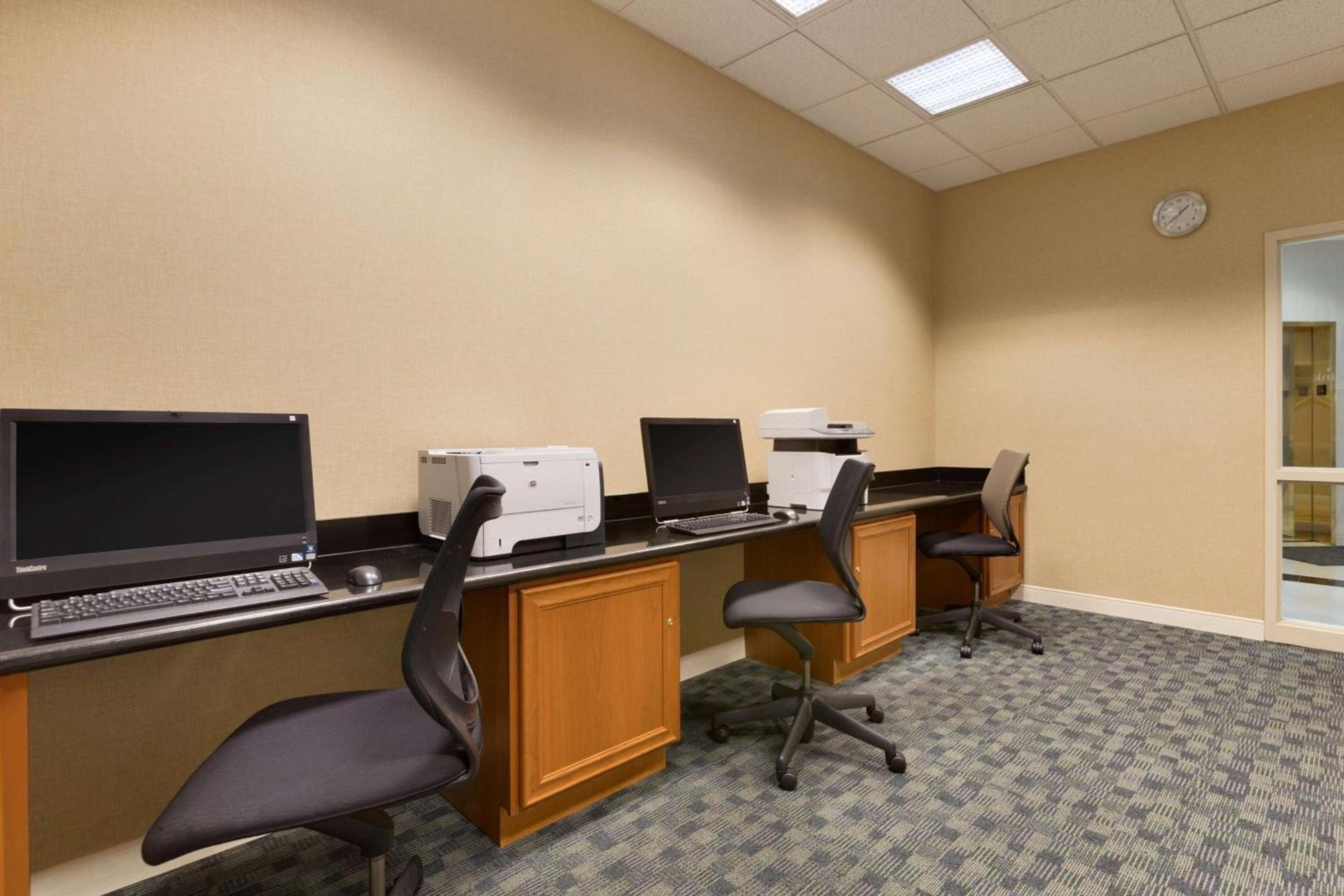 Embassy Suites Newark - Wilmington/South photo 24